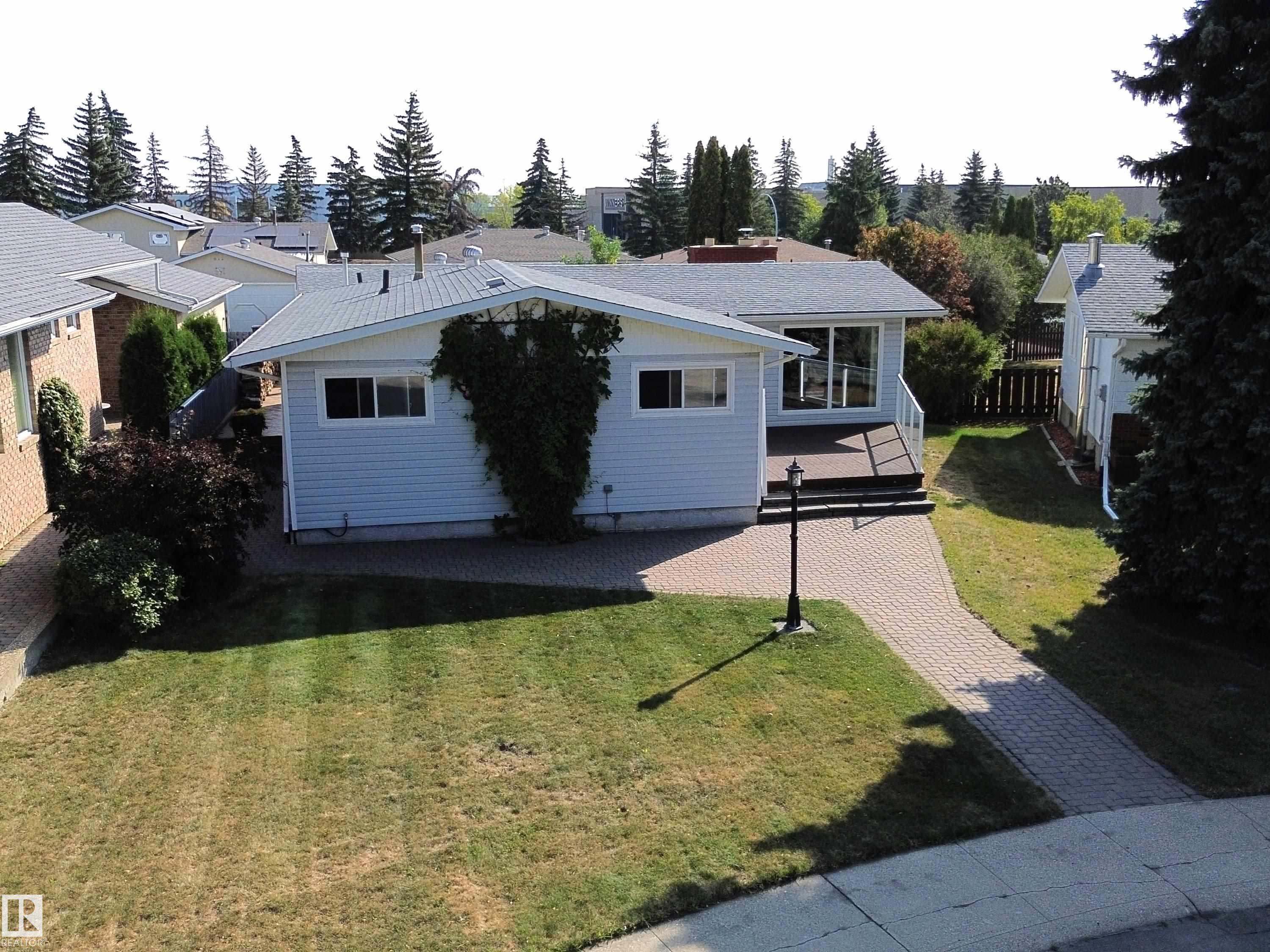 70 St Nw Unit 14107 St, Edmonton, AB T5C 0L3