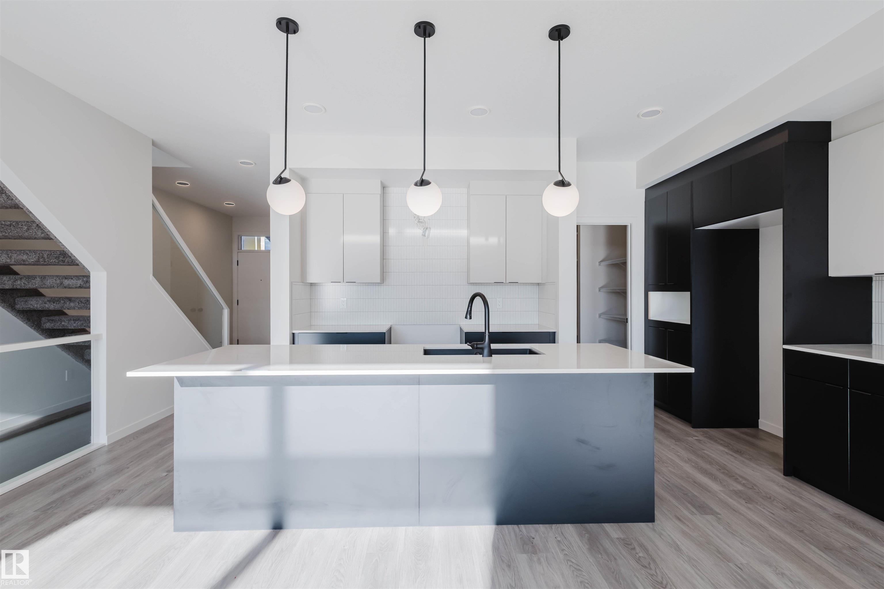 33 St Sw Unit 456 St, Edmonton, AB T6X 3C9