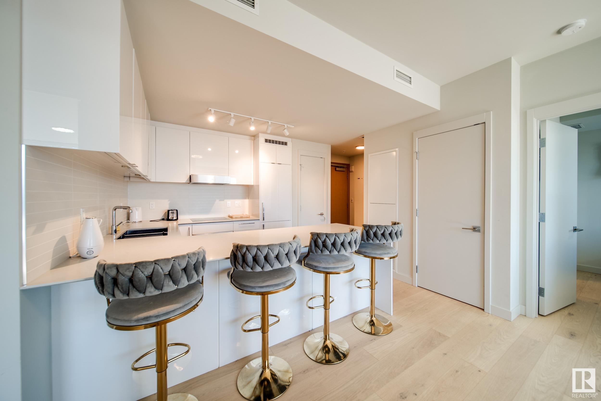 10360 102 Street Northwest #3505, Edmonton, AB T5J 4Y8