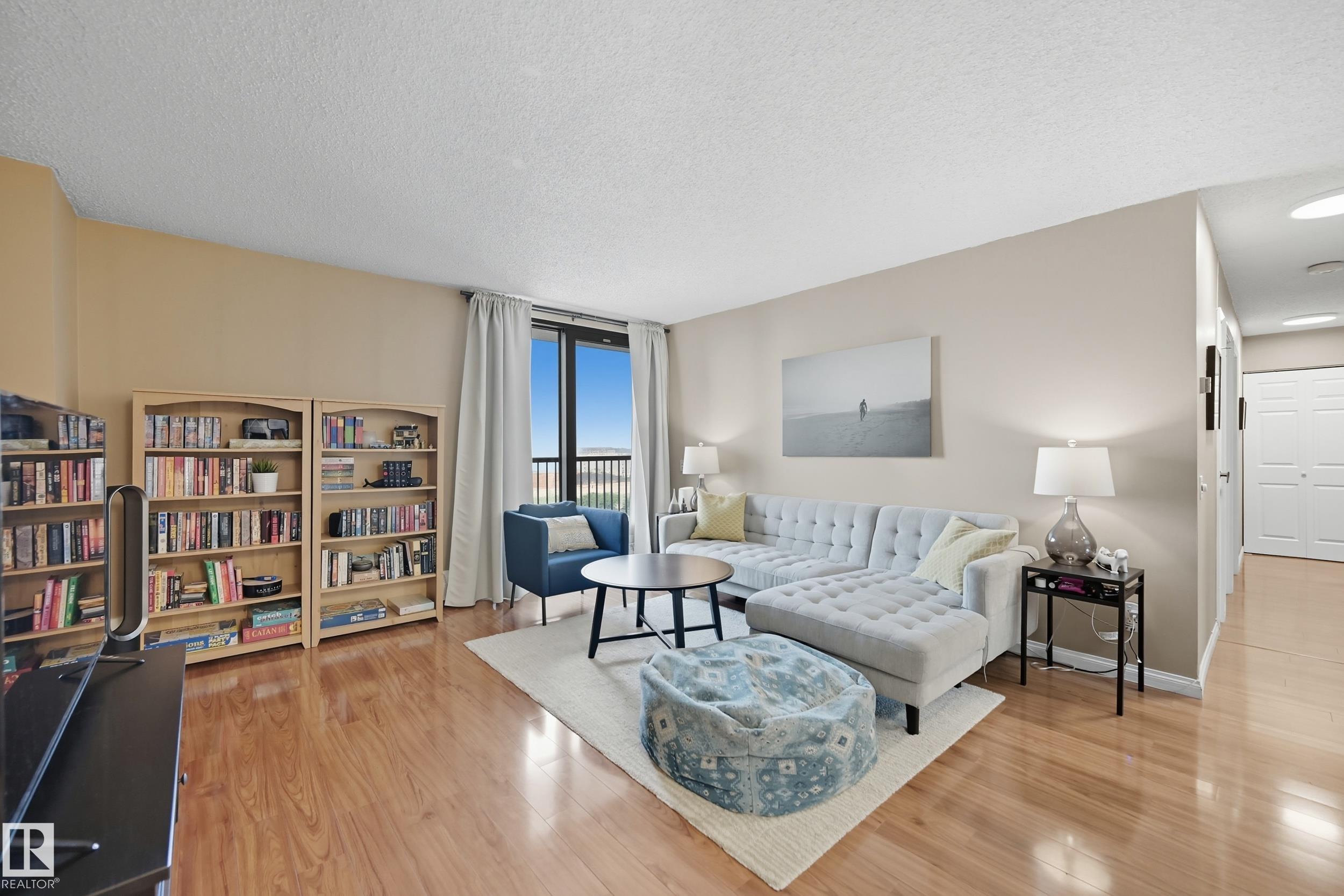 10125 109 Street Northwest #1008, Edmonton, AB T5J 3P1