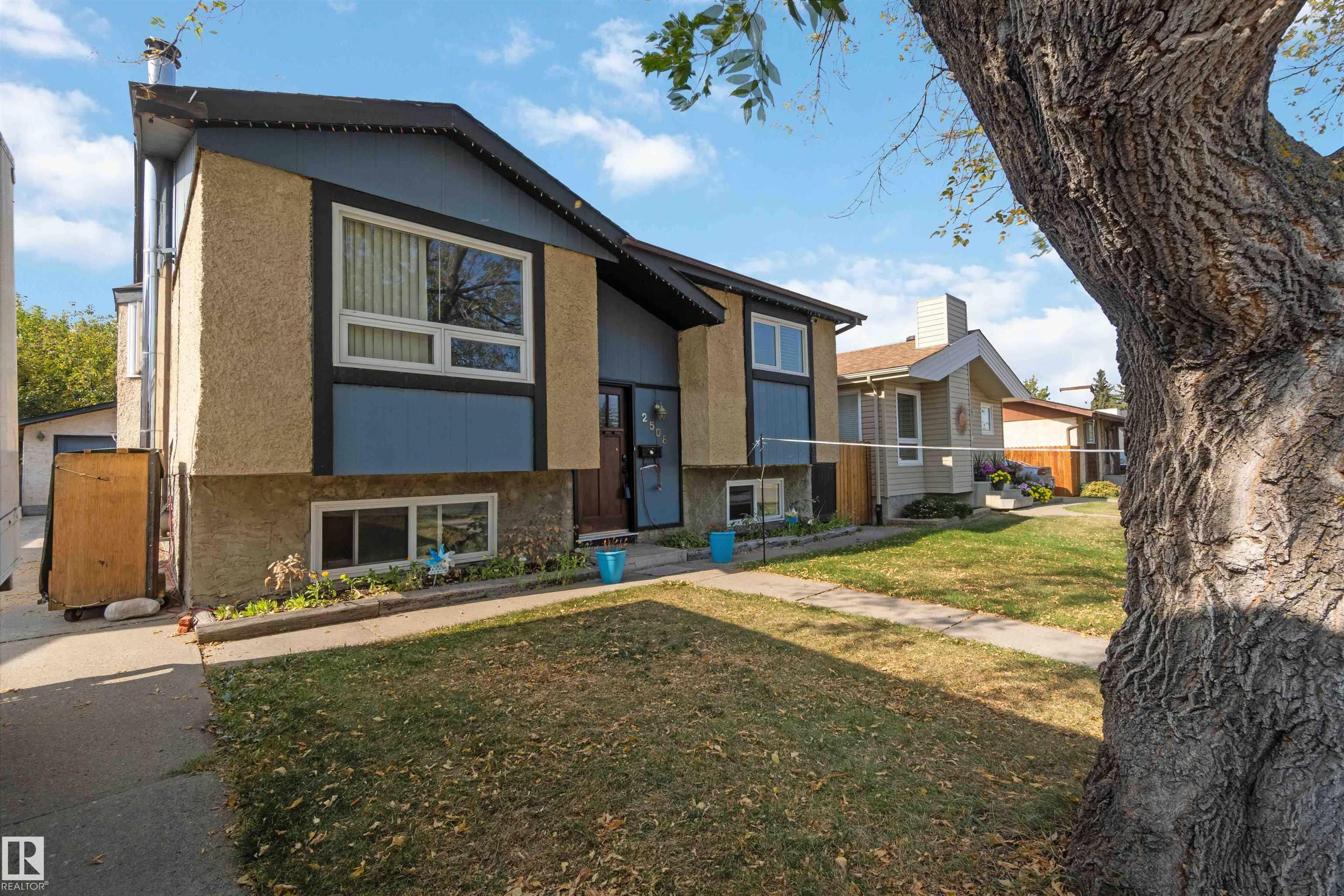 49 St Nw Unit 2508 St, Edmonton, AB T6L 3W9
