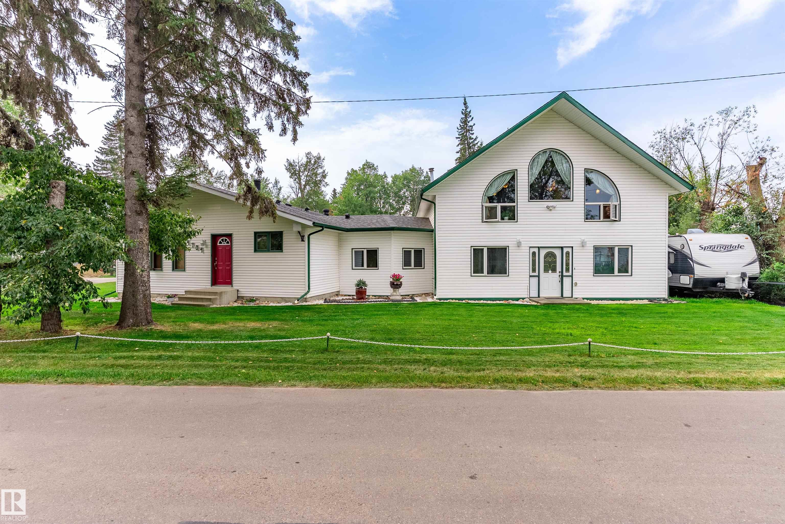 51 St Unit 4704 St, Rural Lac Ste. Anne County, AB T0E 0A0