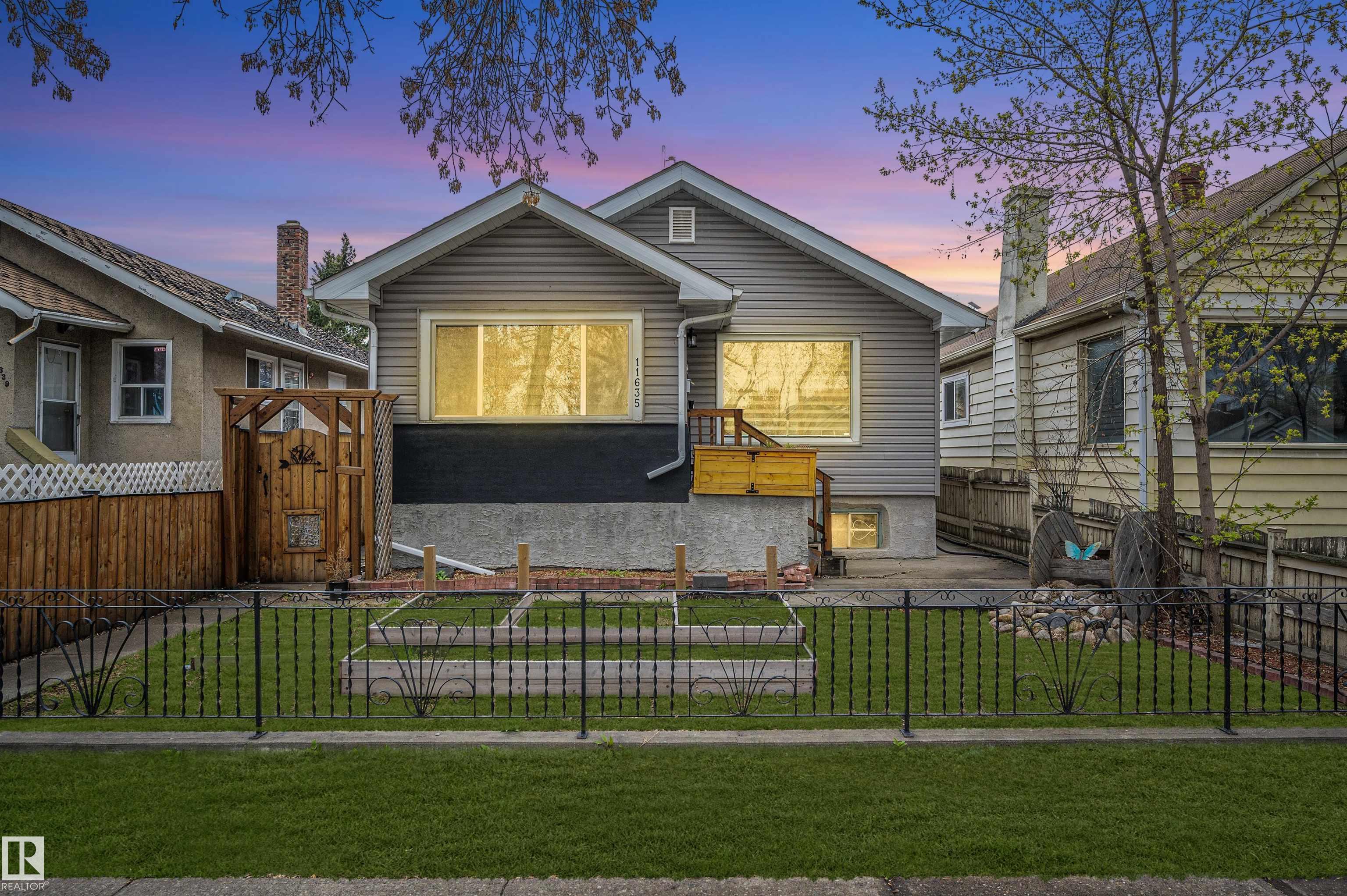 97 St Nw Unit 11635 St, Edmonton, AB T5G 1Y1
