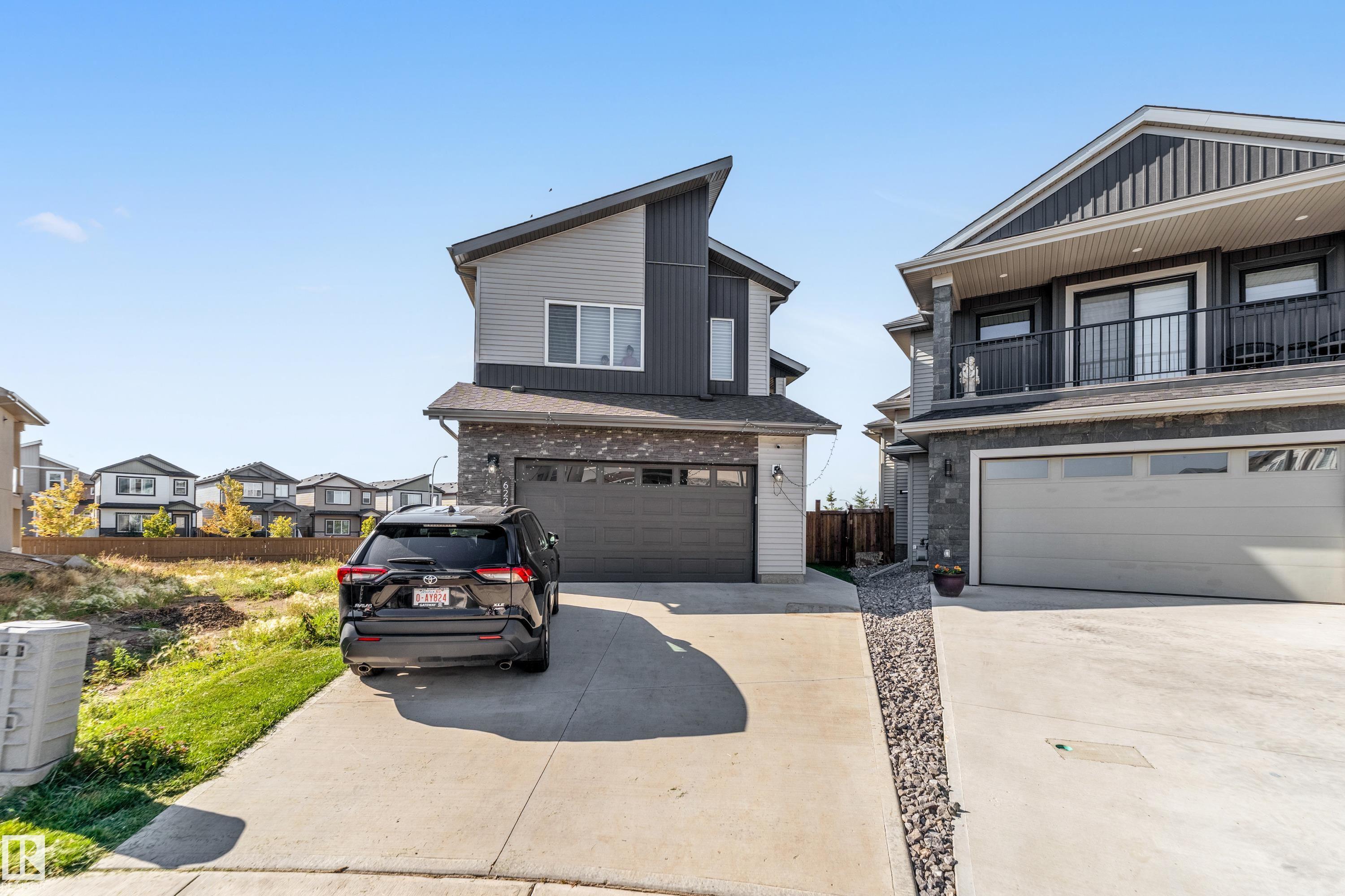 172 Av Nw Unit 6221 Ave #a, Edmonton, AB T5Y 3V5