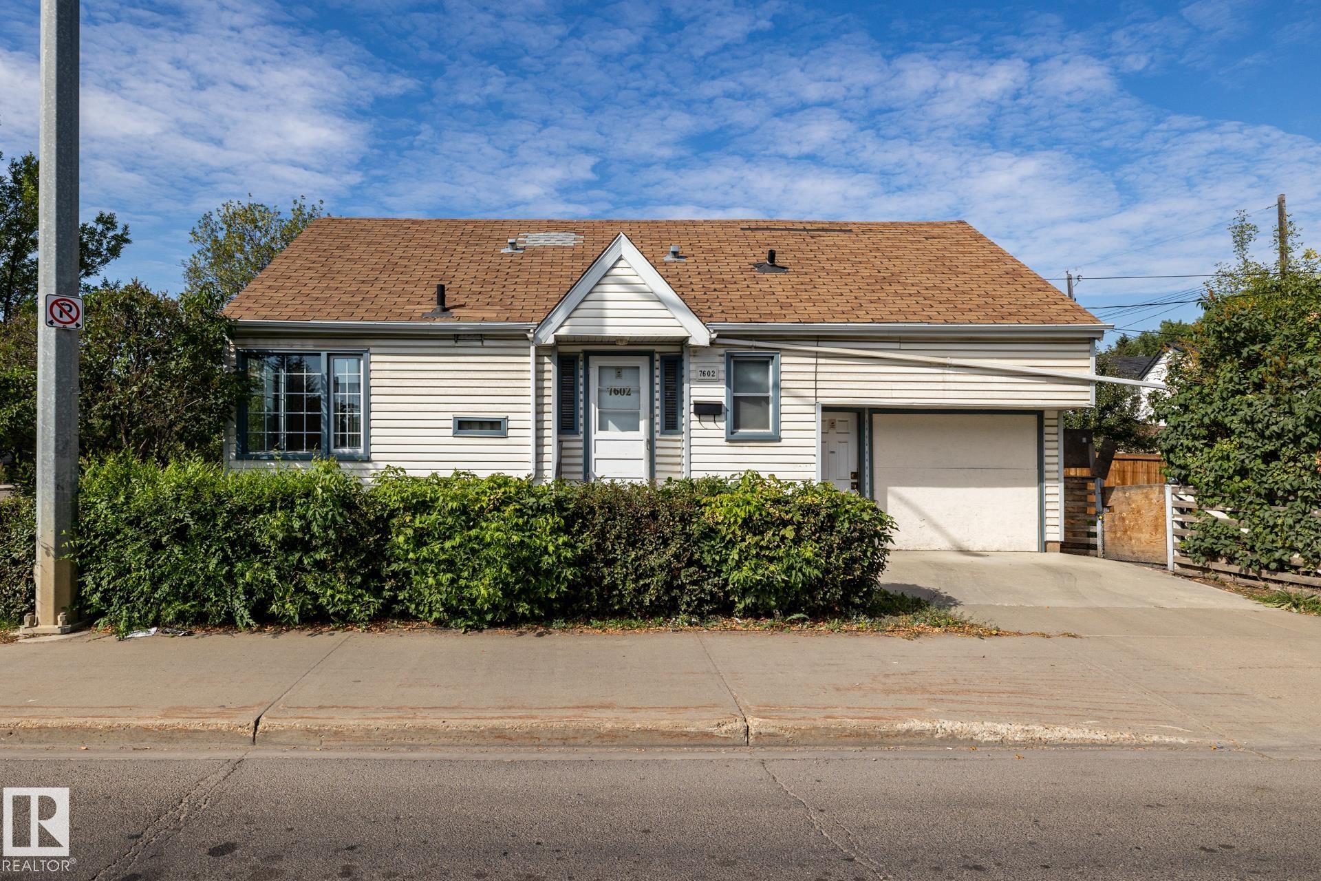 109 St Nw Unit 7602 St, Edmonton, AB T6G 1C2