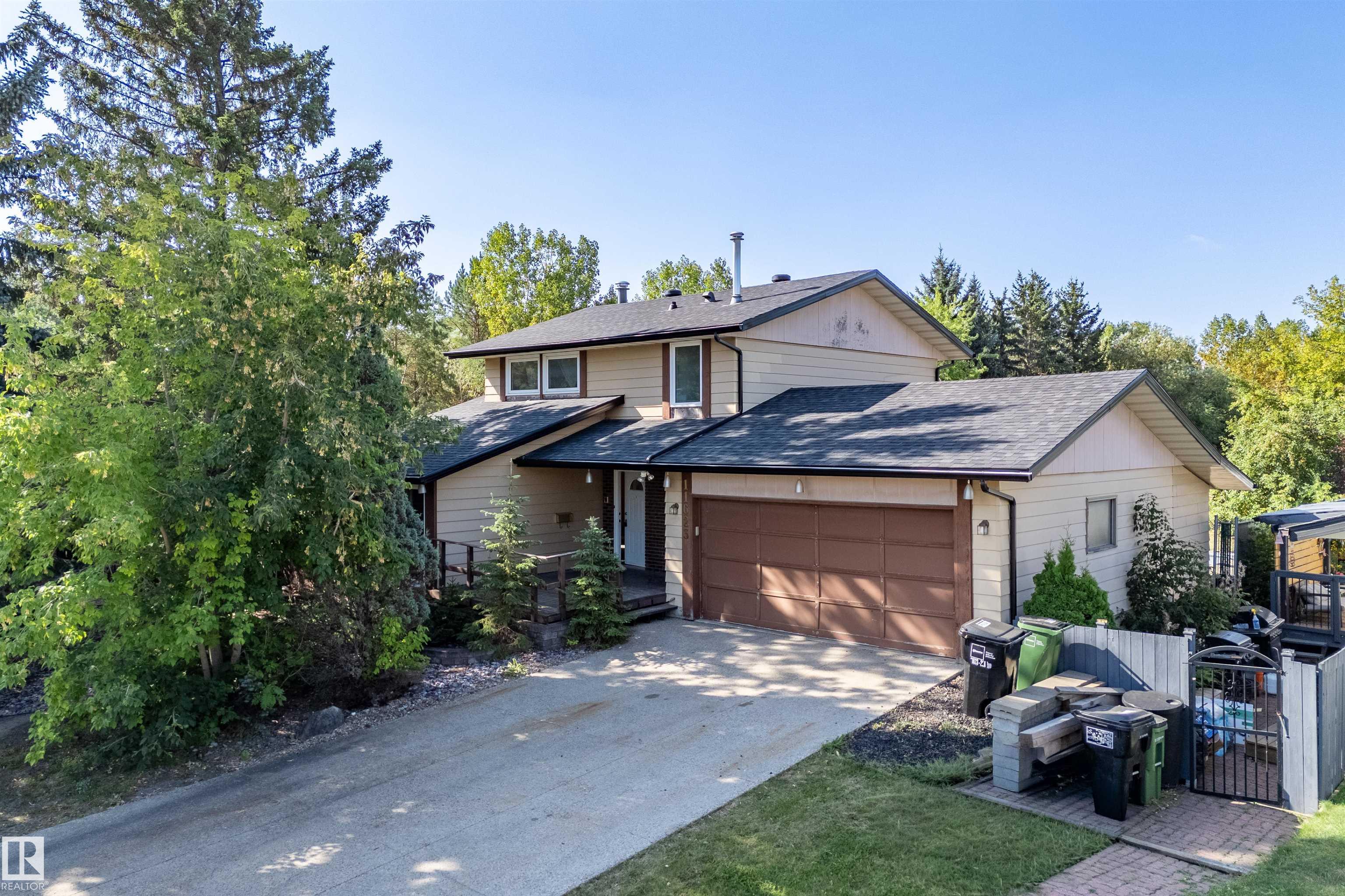 32 Av Nw Unit 11623 Ave #a, Edmonton, AB T6J 3G6