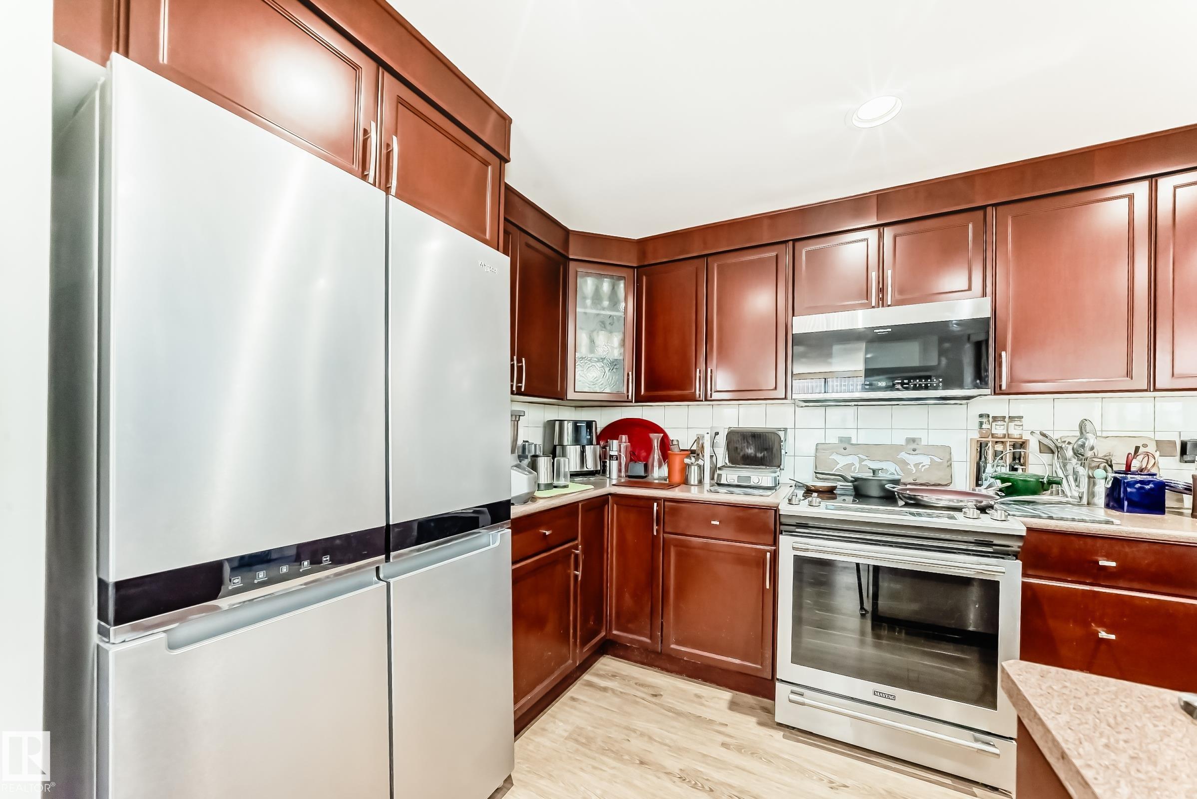 10028 119 Street Northwest #305, Edmonton, AB T5K 1Y8
