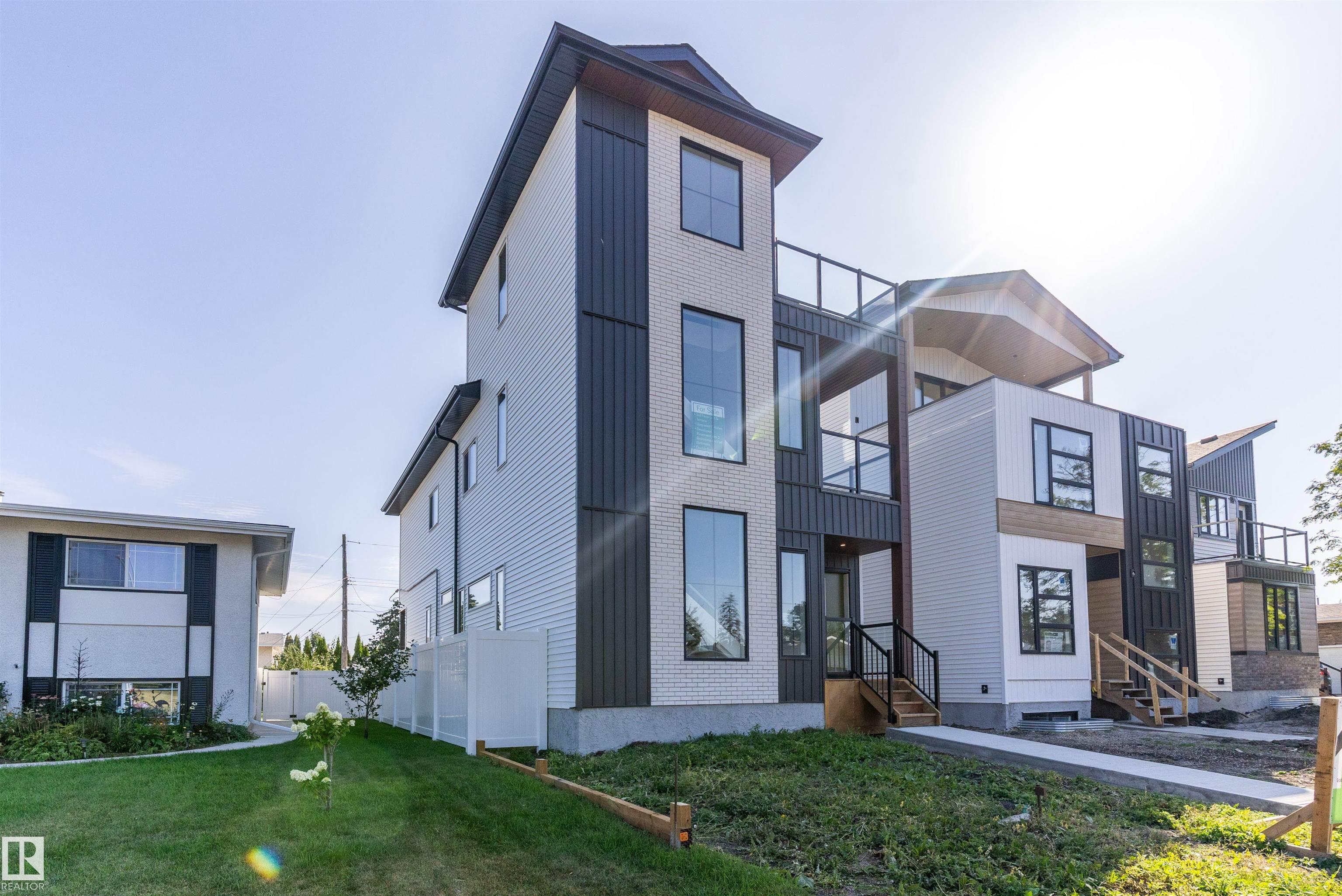 7505 Rowland Rd NW, Edmonton, AB T6A 3W4