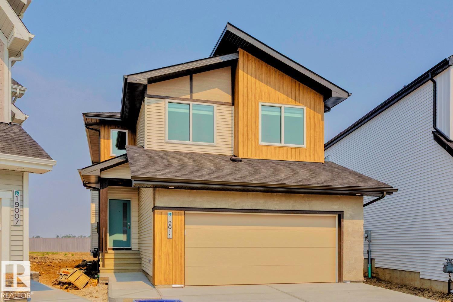 20 Av Nw Unit 19011 Ave, Edmonton, AB T6M 2N6