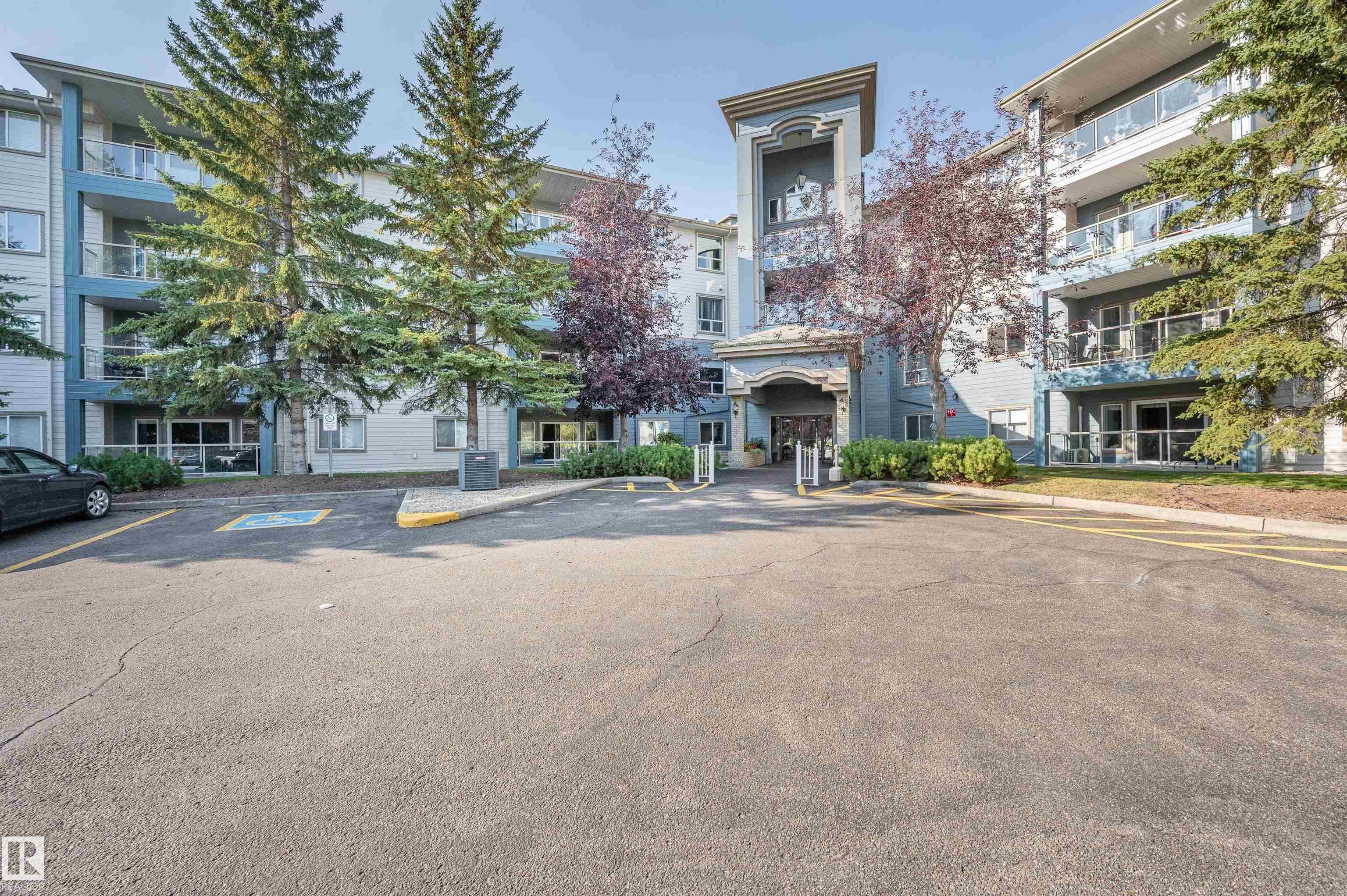 70 Crystal Ln Unit 302 Ln, Sherwood Park, AB T8H 1W6