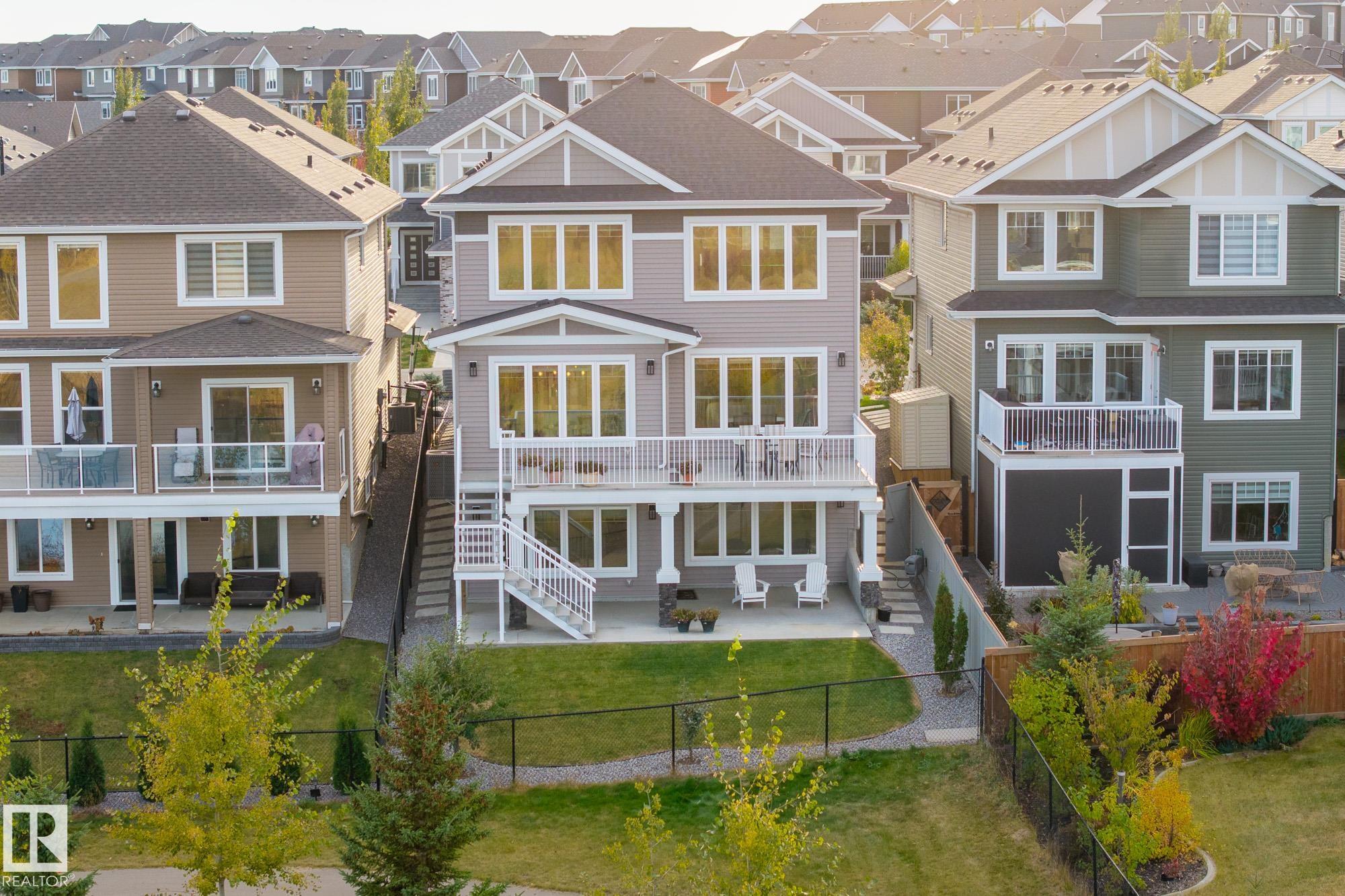 3419 Chickadee Dr NW, Edmonton, AB T5A 0L1