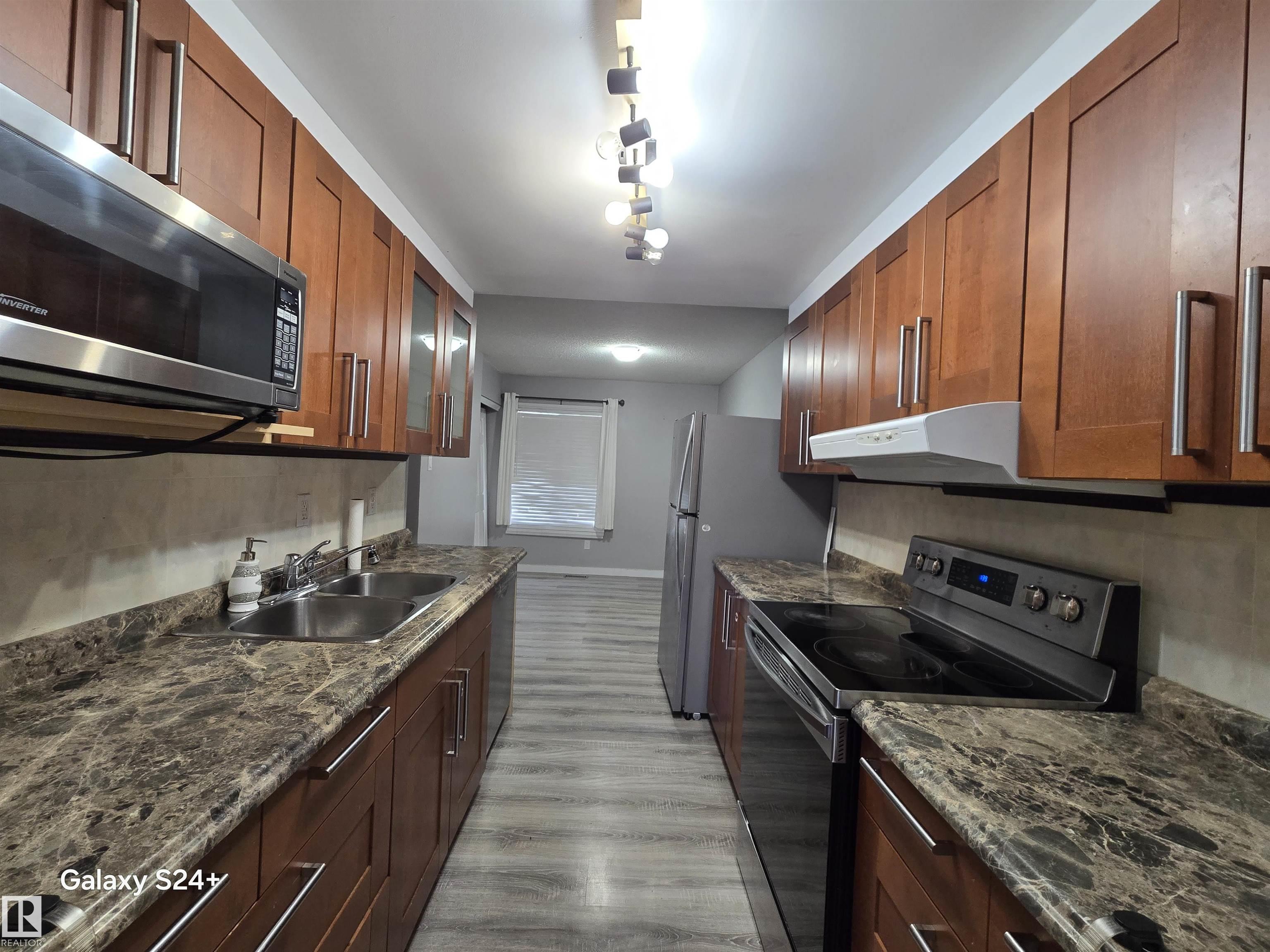 1 Garden Gv Nw Unit 5e Grv NW, Edmonton, AB T6J 2L3