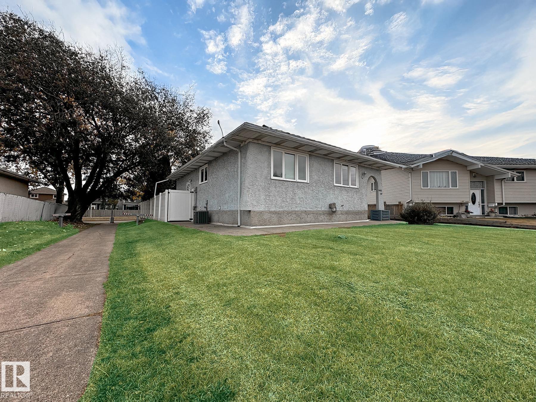 149 Av Nw Unit 11403 Ave, Edmonton, AB T5X 1B9