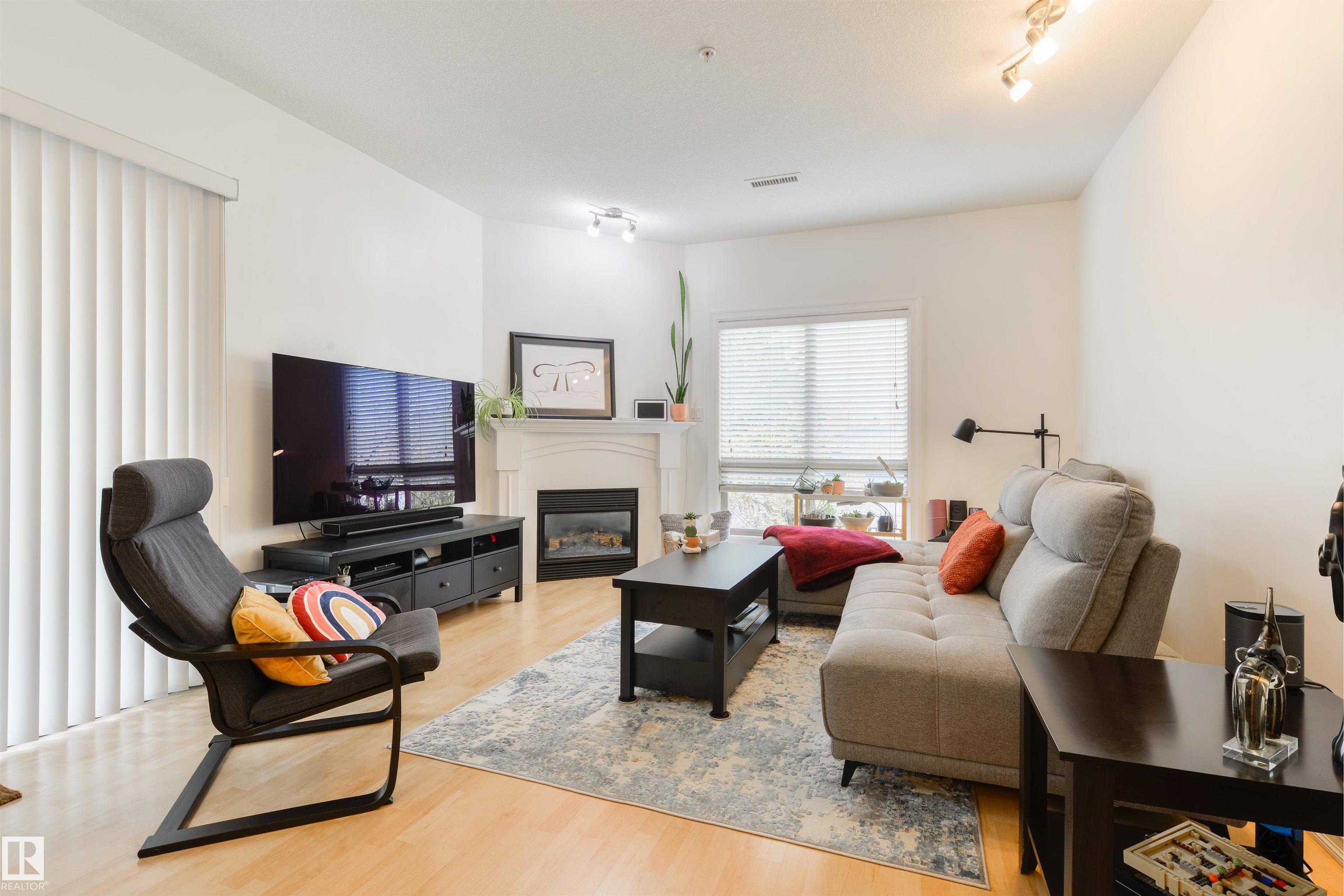 10630 78 Avenue Northwest #304, Edmonton, AB T6E 1P5