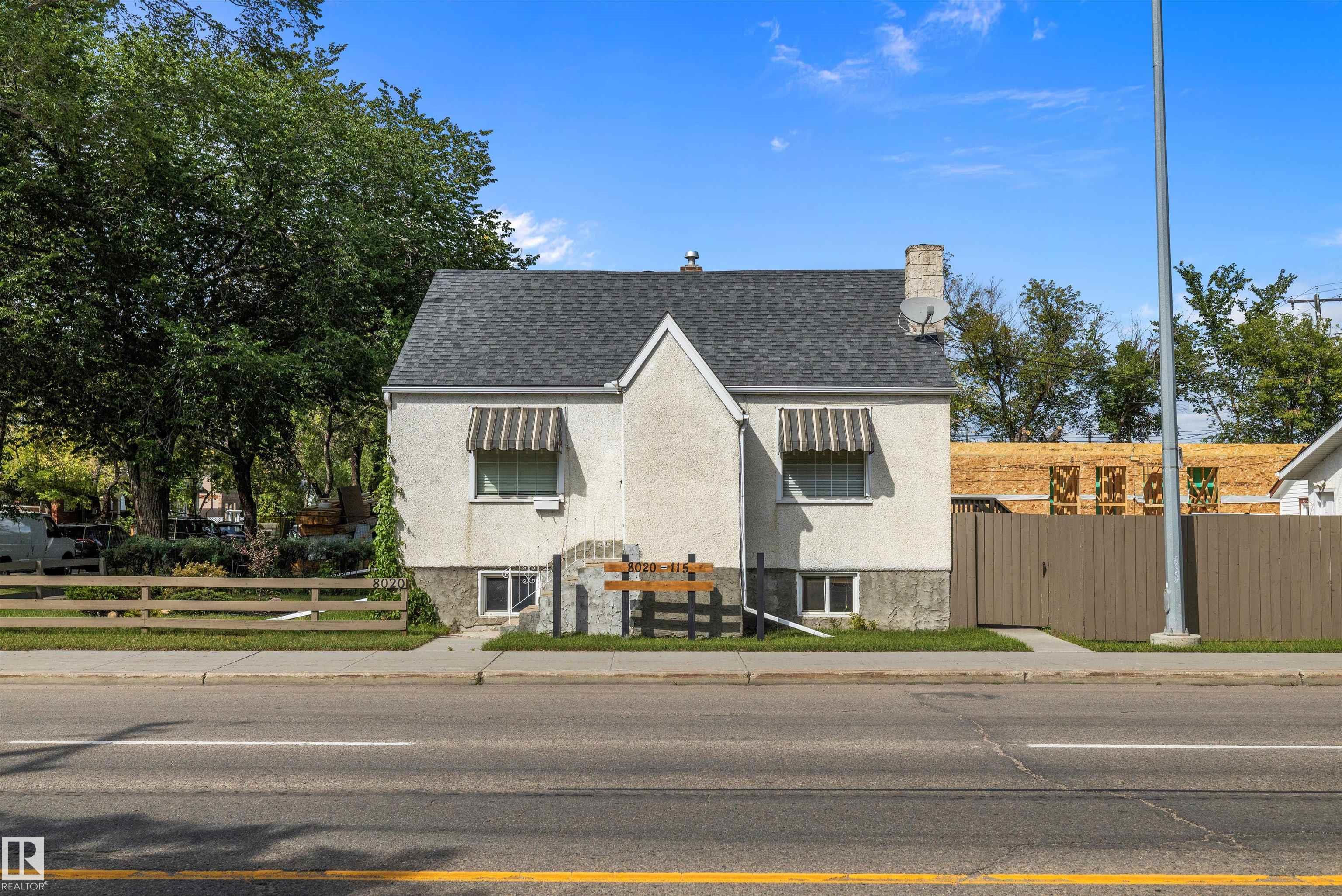 115 Av Nw Unit 8020 Ave, Edmonton, AB T5B 0L1