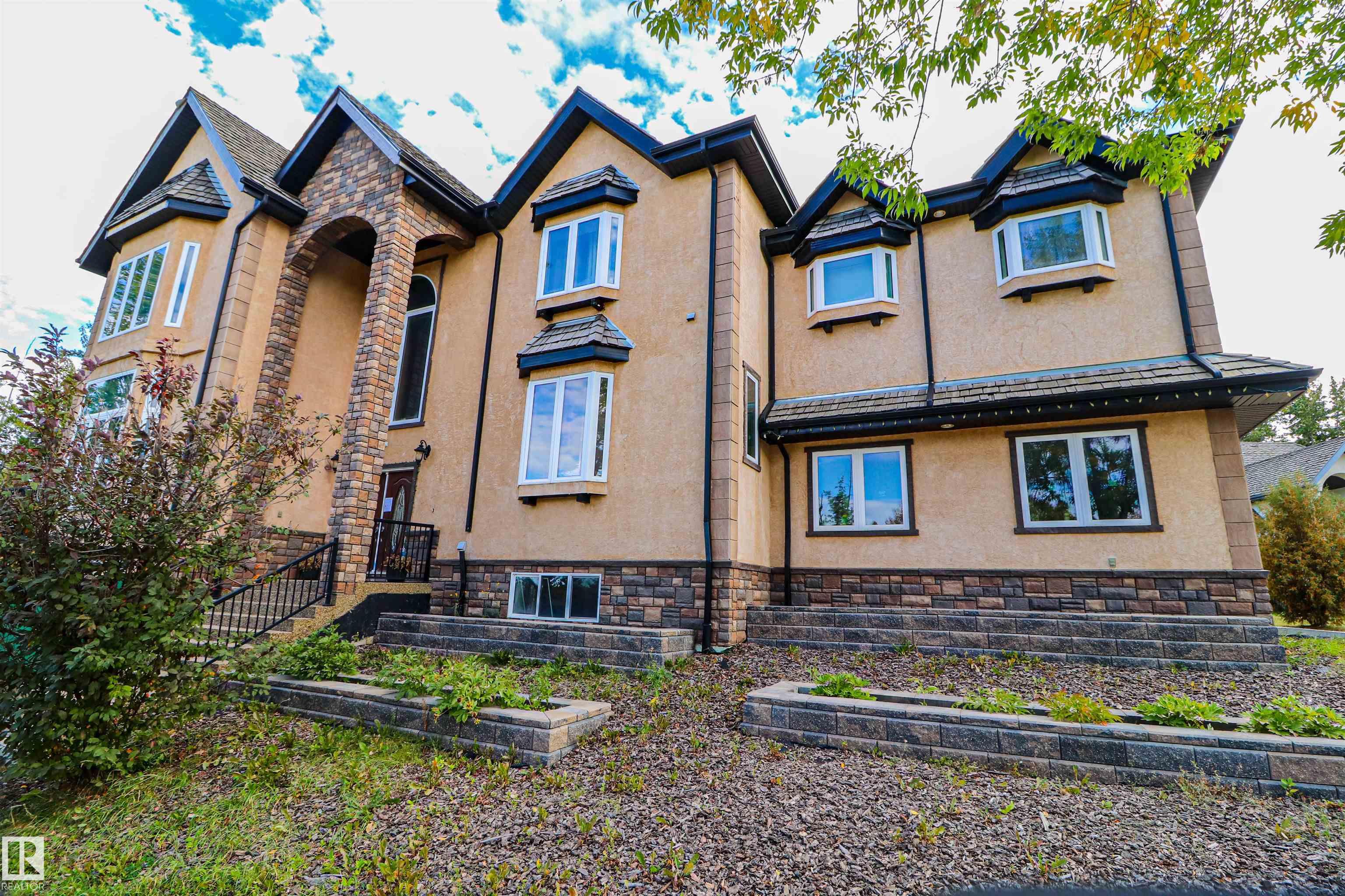 47 Blackburn Dr SW, Edmonton, AB T6W 1C5