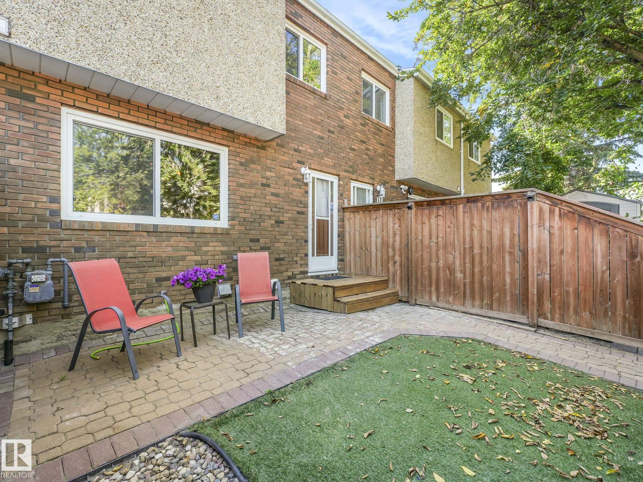 93 Av Nw Unit 18351 Ave, Edmonton, AB T5T 1V2