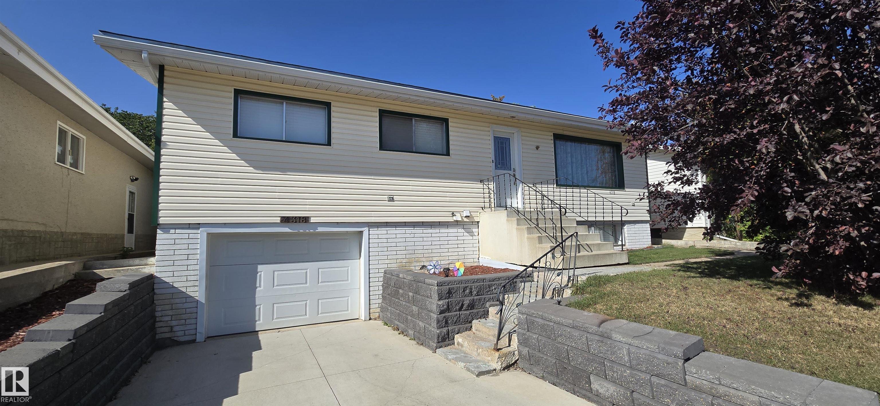 48 St Unit 4318 St #a, Vegreville, AB T9C 1B2