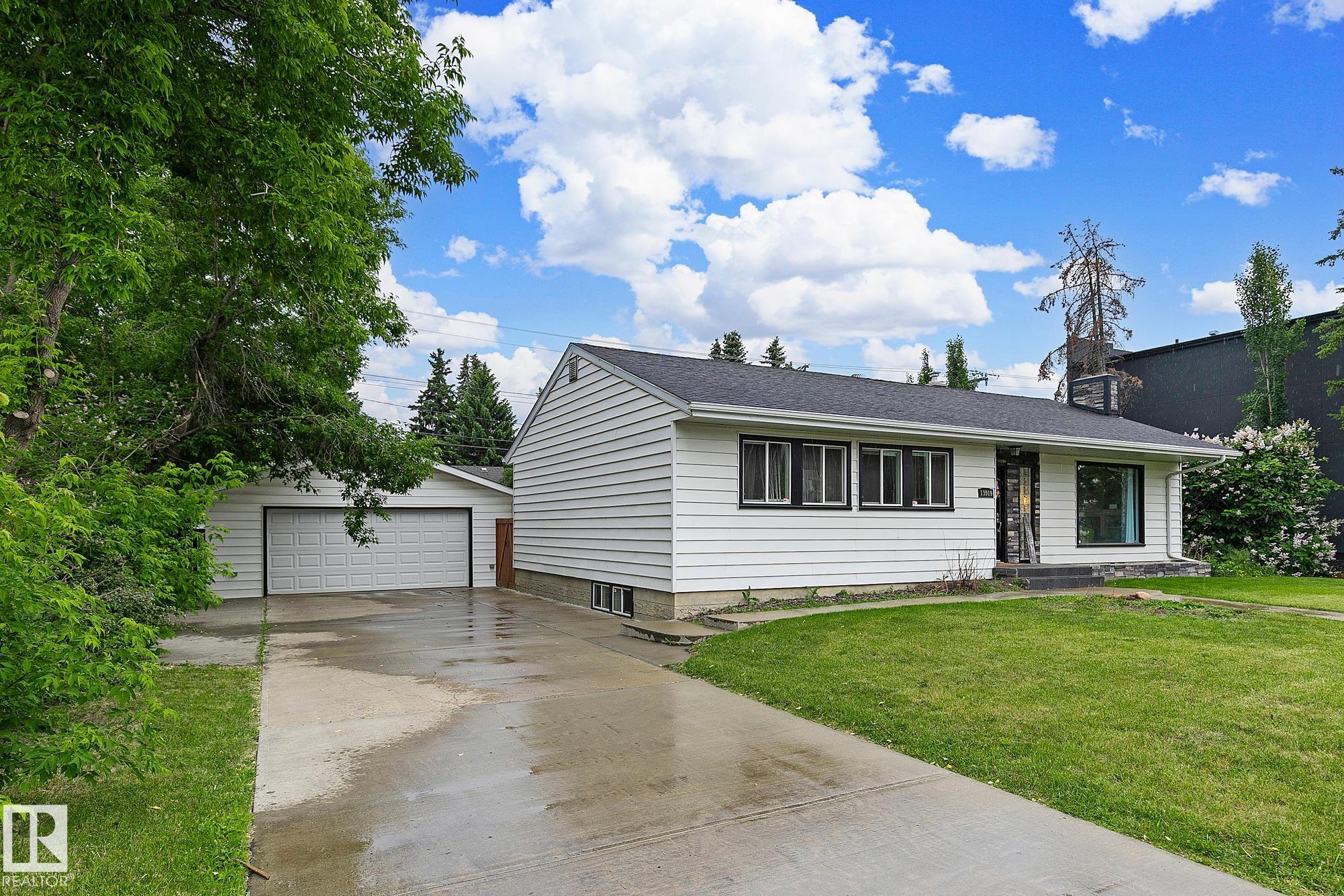 102 Av Nw Unit 13919 Ave, Edmonton, AB T5N 0P5