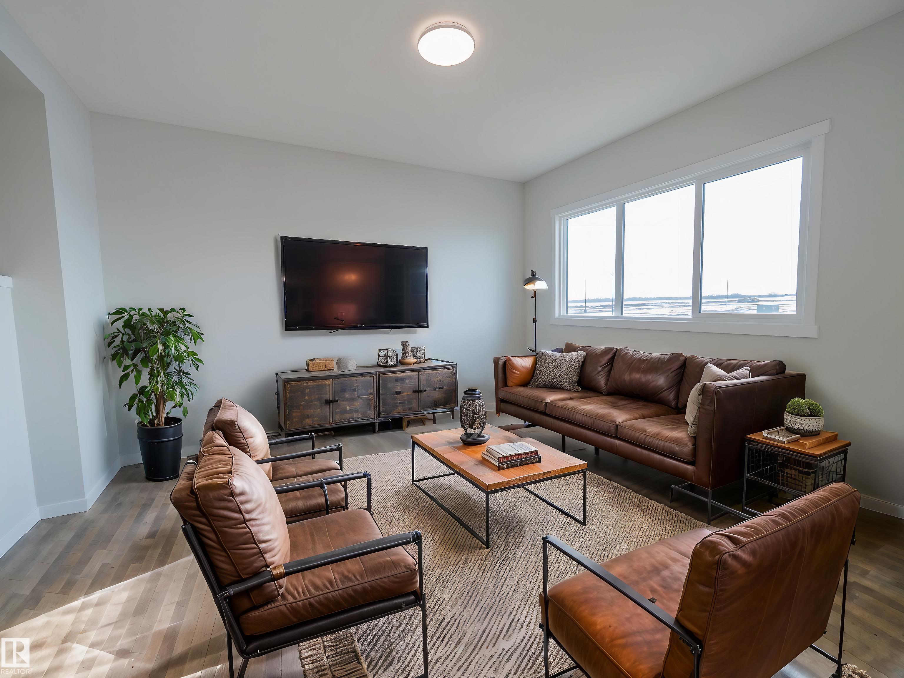 177 Av Nw Unit 7139 Ave, Edmonton, AB T5Z 0W9
