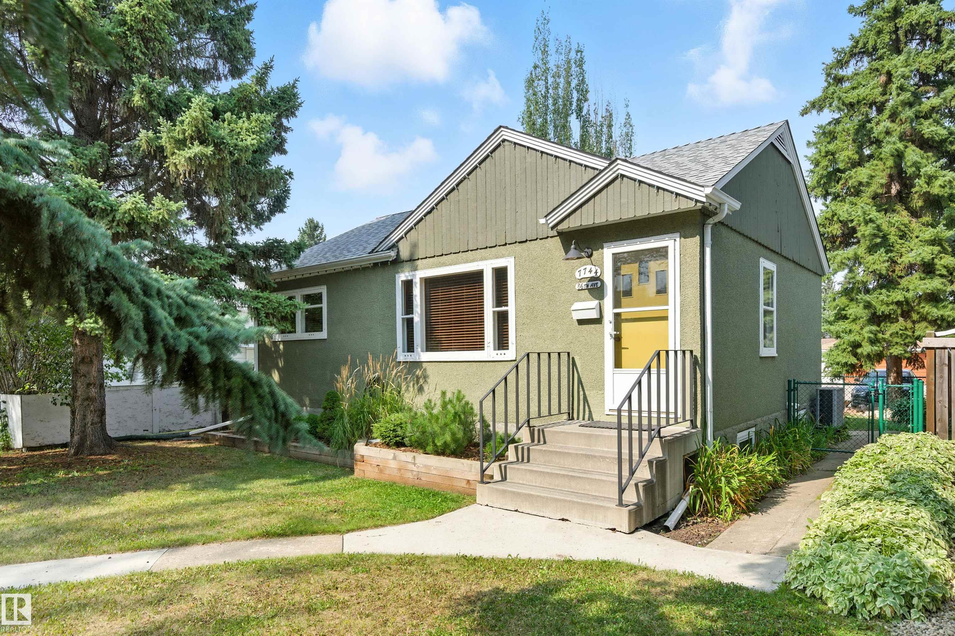86 Av Nw Unit 7744 Ave, Edmonton, AB T6C 1H8