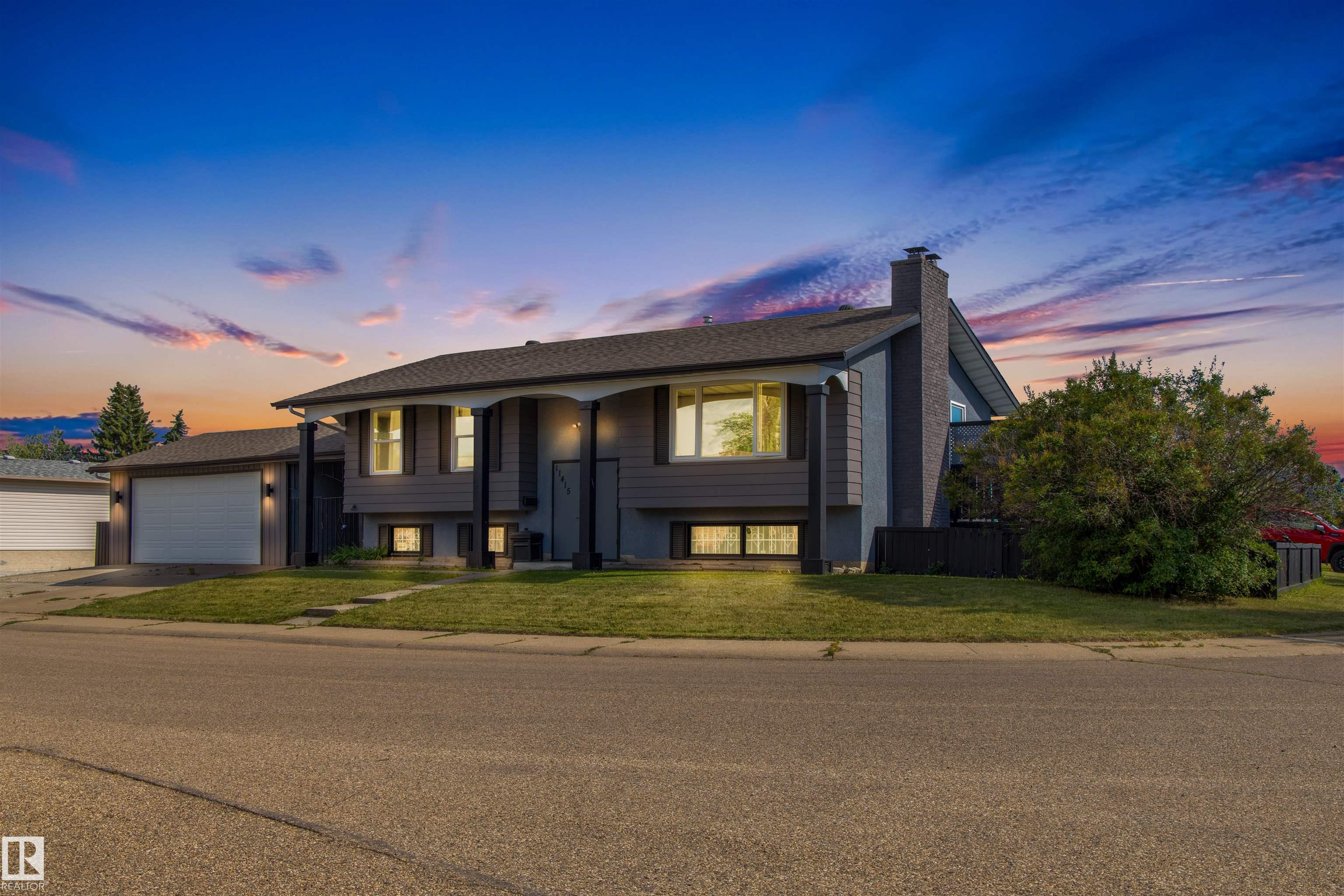 148 Av Nw Unit 11415 Ave, Edmonton, AB T5X 1B3