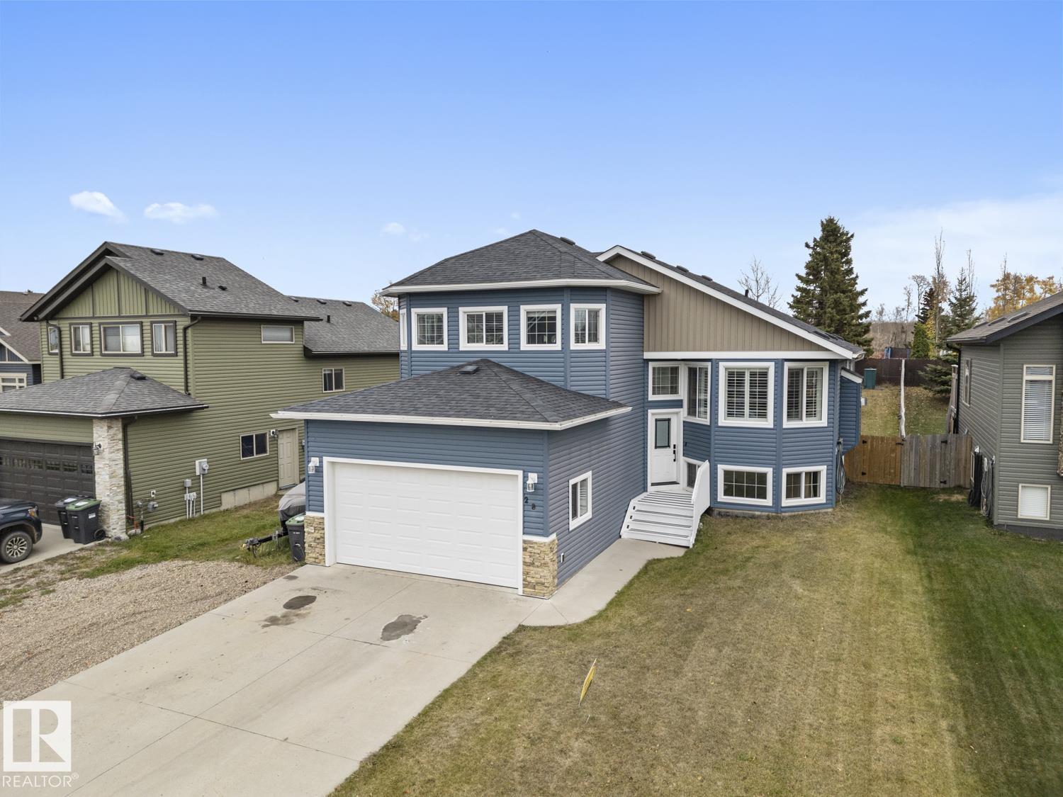 28 Falcon Rd, Cold Lake, AB T9M 0G4