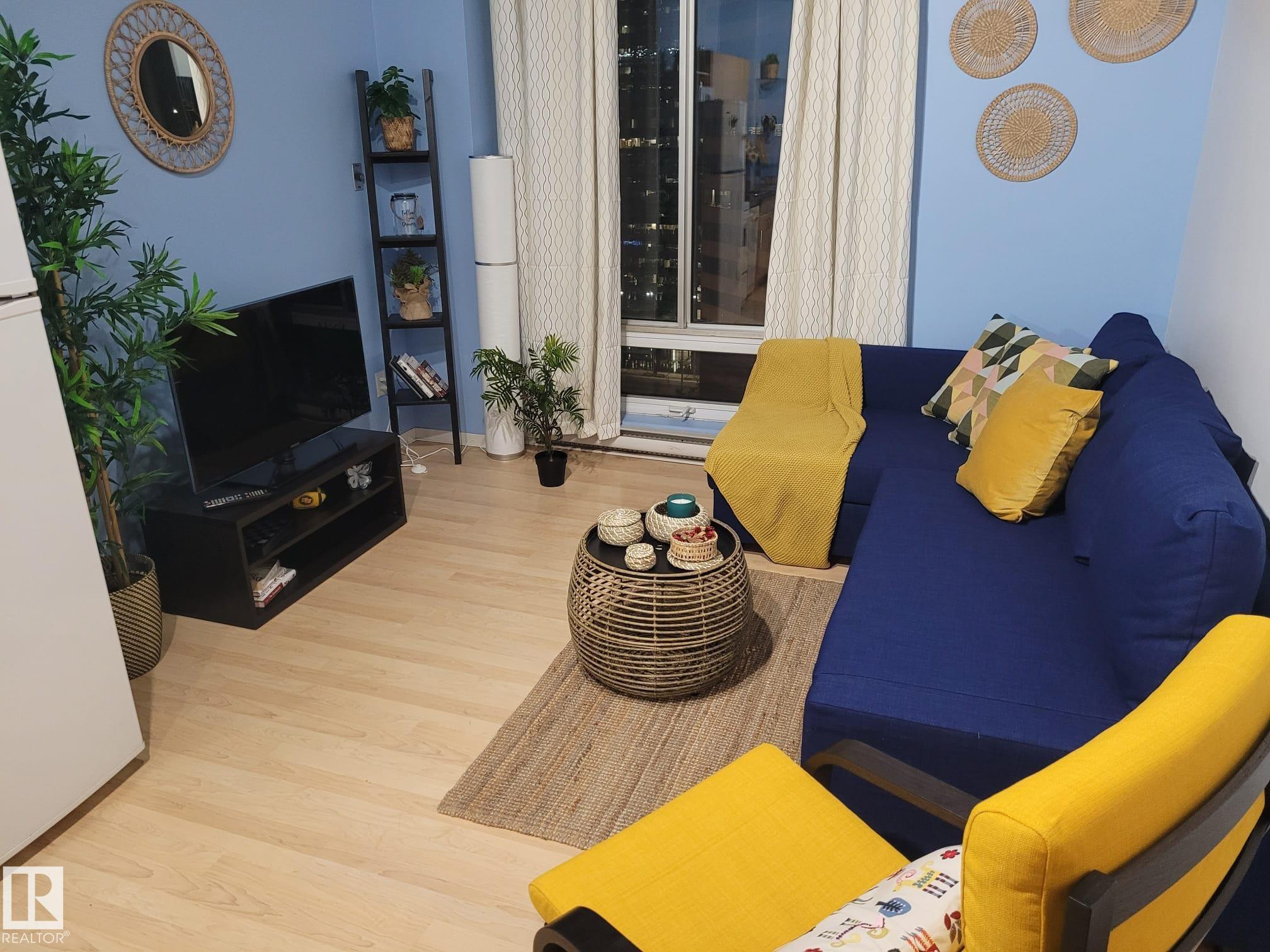 10024 Jasper Avenue #1704, Edmonton, AB T5J 1R9