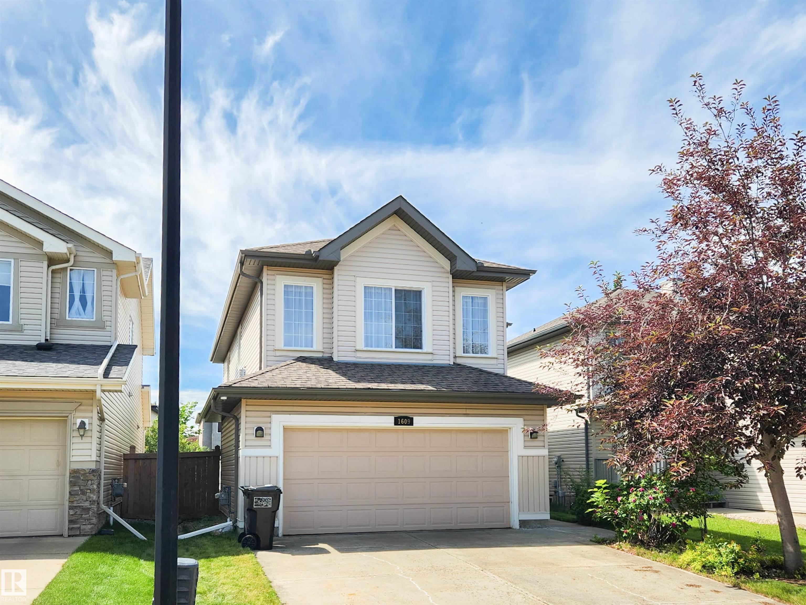 1609 Hodgson Co Ct NW, Edmonton, AB T6R 3R5