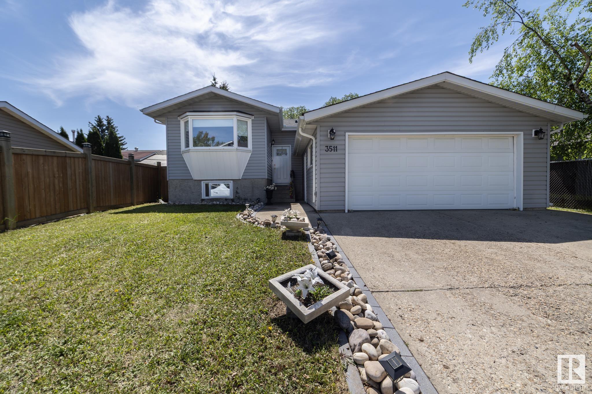 33 Av Nw Unit 3511 Ave, Edmonton, AB T6L 4N6