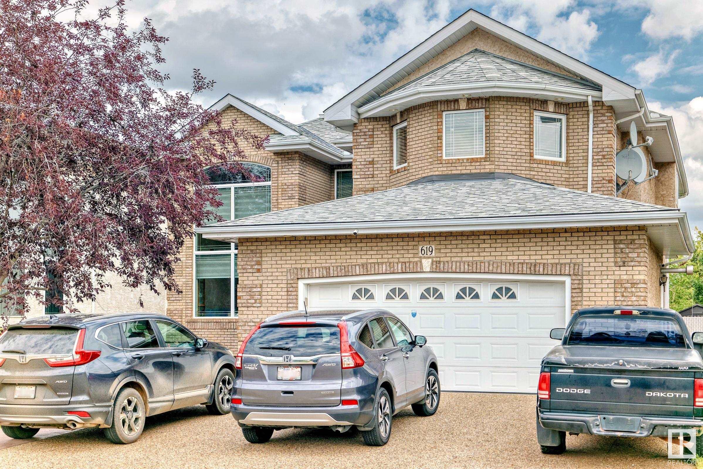 619 Kulway Pl NW, Edmonton, AB T6L 7E5