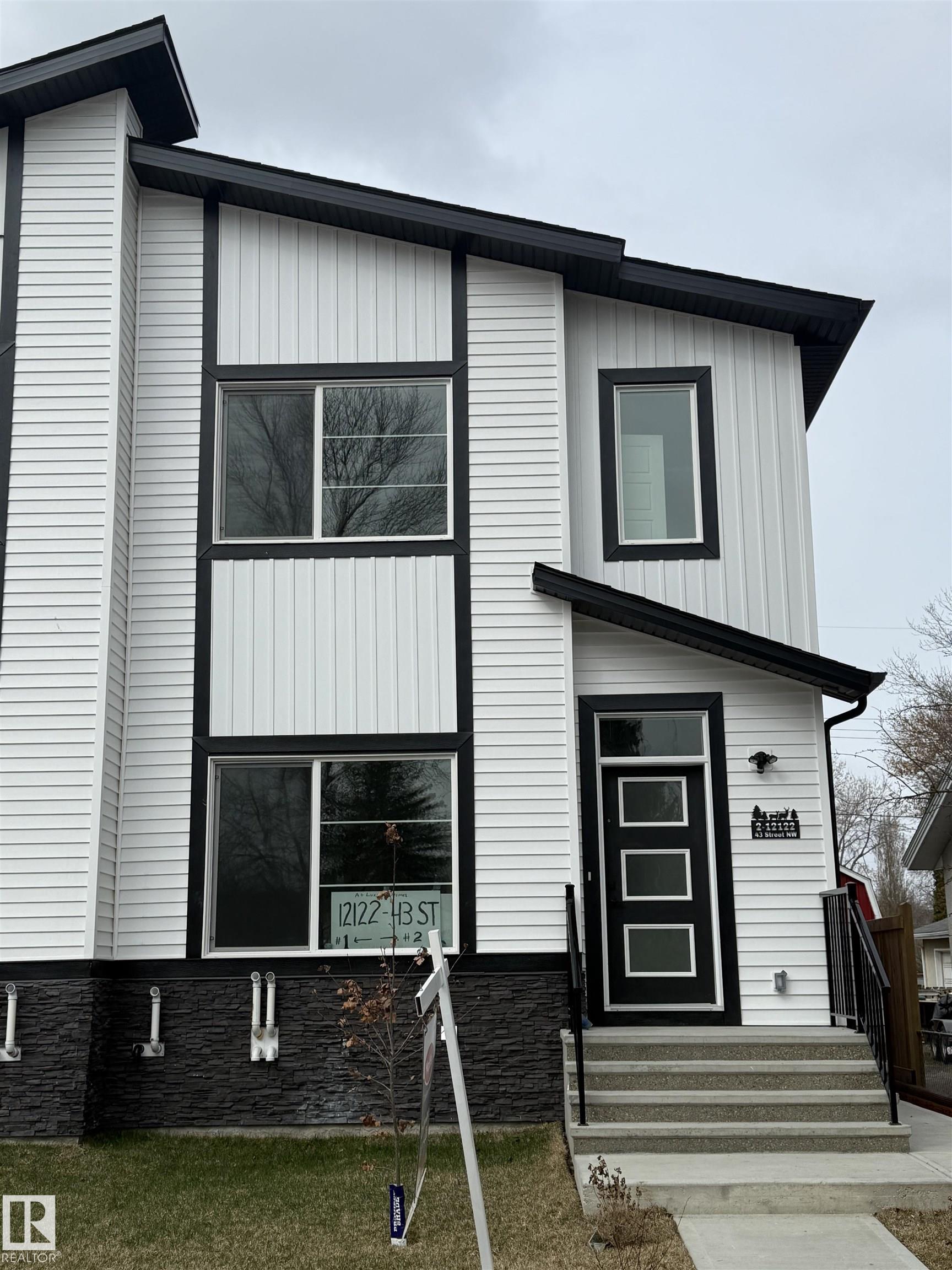 12122 43 St Nw Unit 2 St, Edmonton, AB T5W 2R1