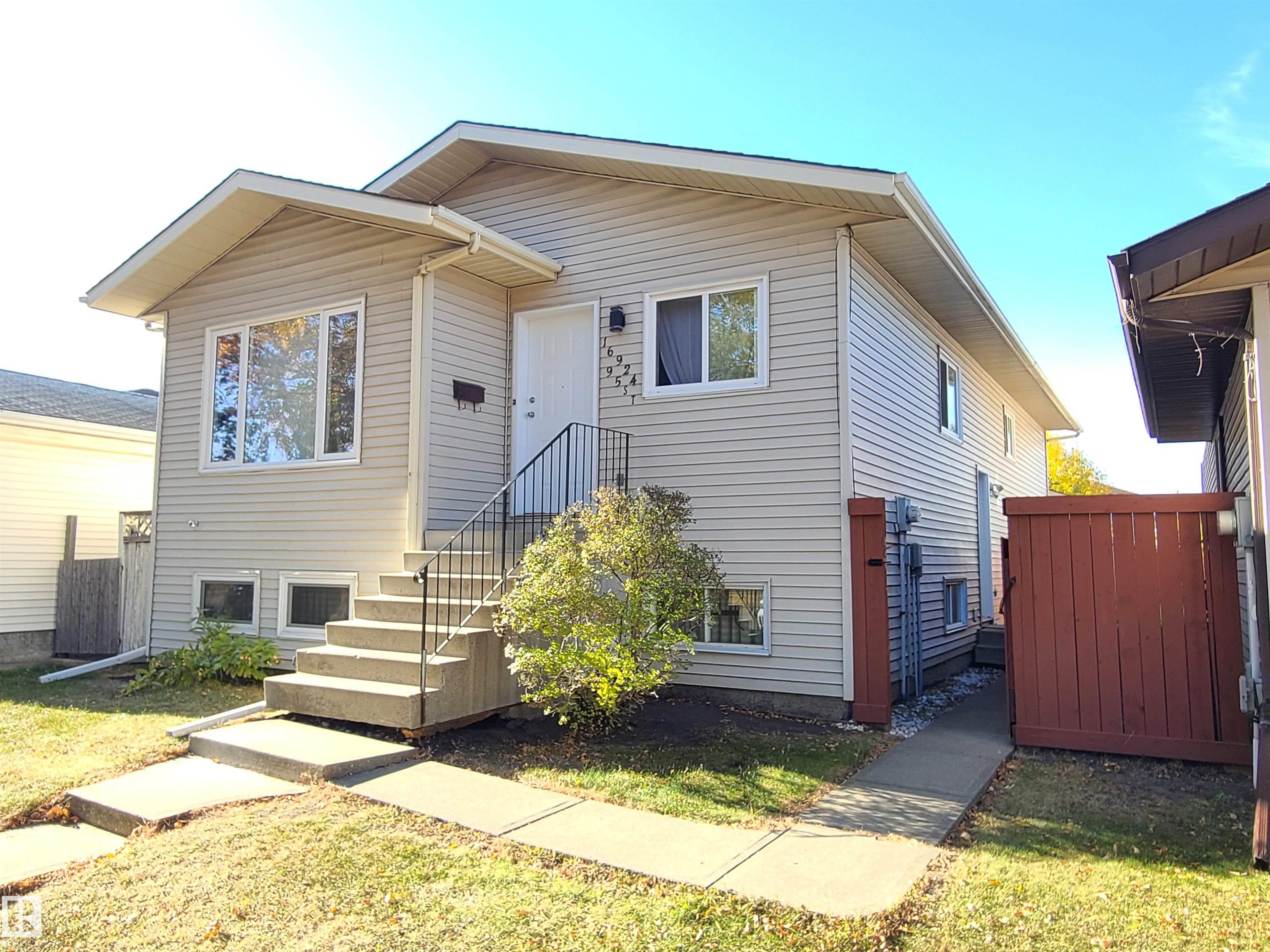 95 St Nw Unit 16924 St, Edmonton, AB T5T 1Z1