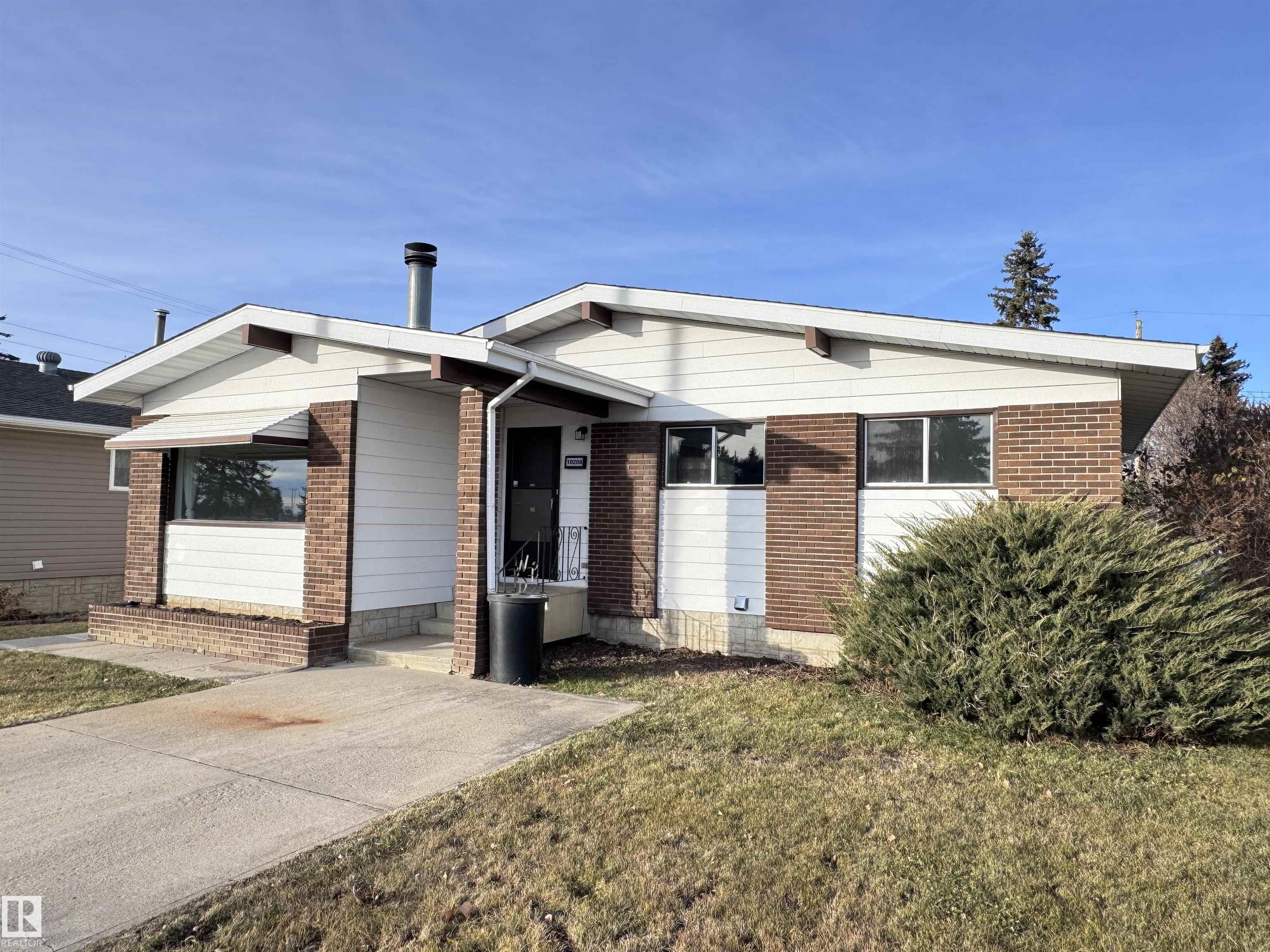101 St Unit 10208 St, Westlock, AB T7P 1X9
