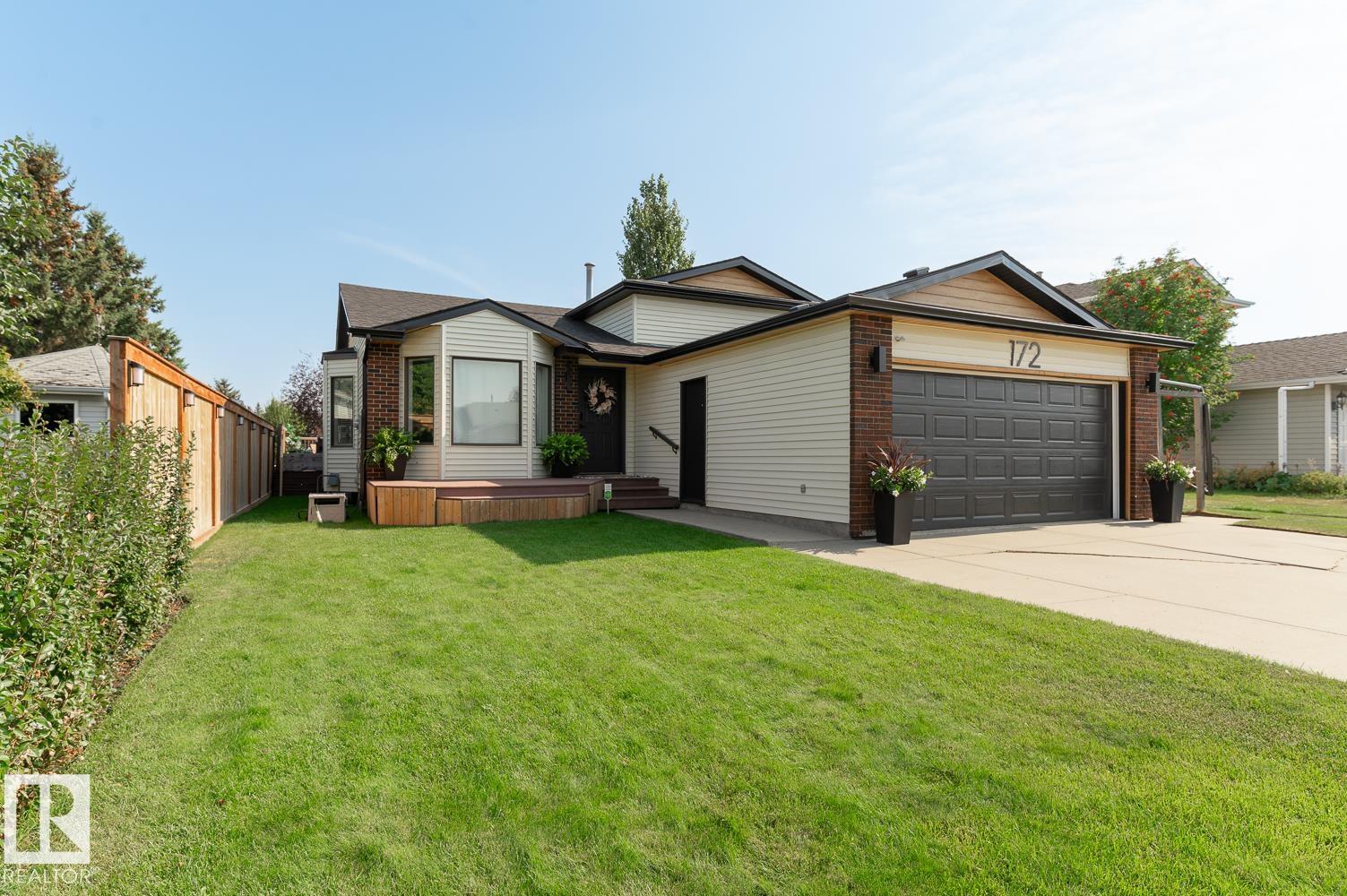 172 St Andrews Dr, Stony Plain, AB T7Z 1K9