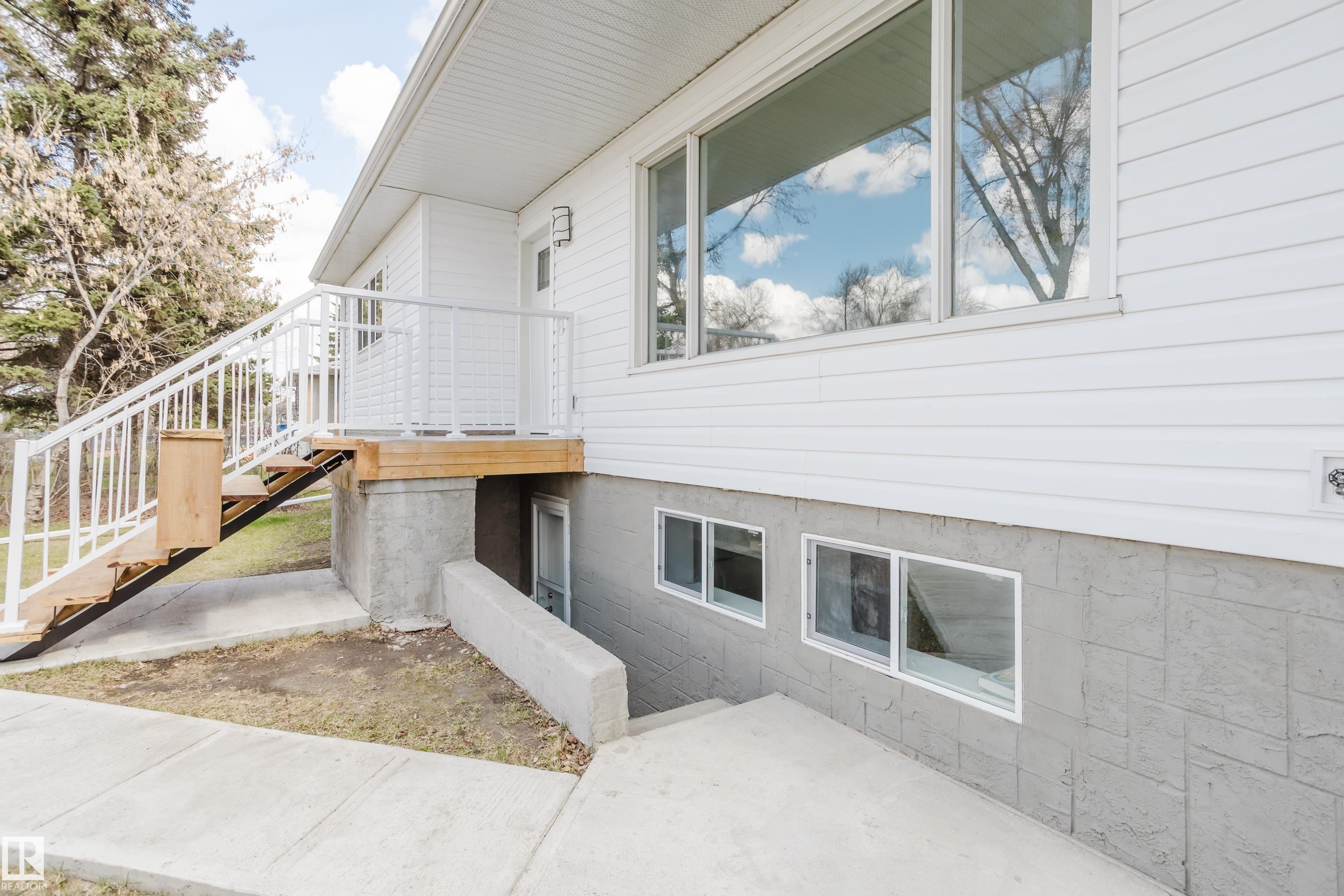 125 St Nw Unit 12821 St, Edmonton, AB T5L 0V1