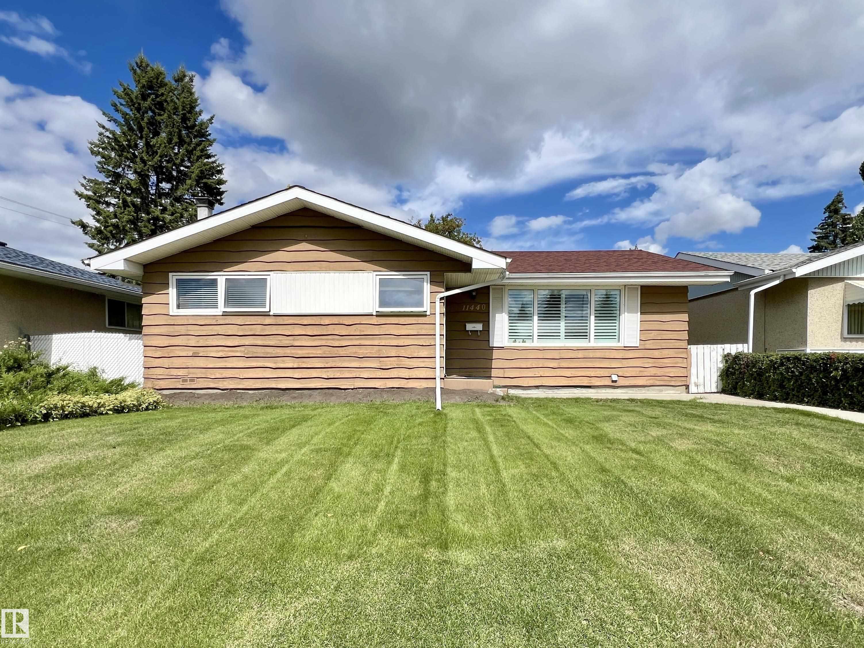 11440 Malmo Rd NW, Edmonton, AB T6H 4M2