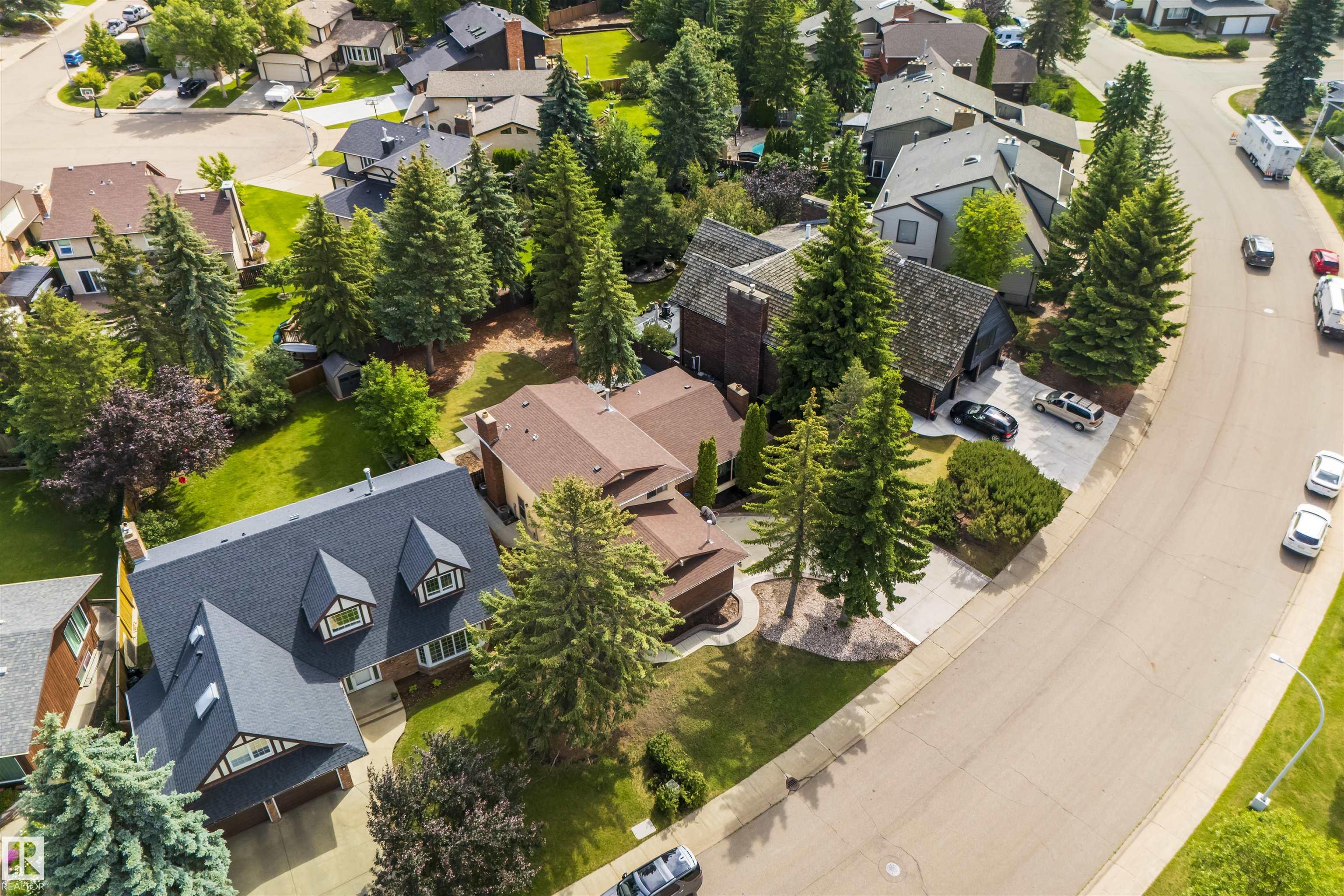 125 St Nw Unit 2811 St, Edmonton, AB T6J 4G3
