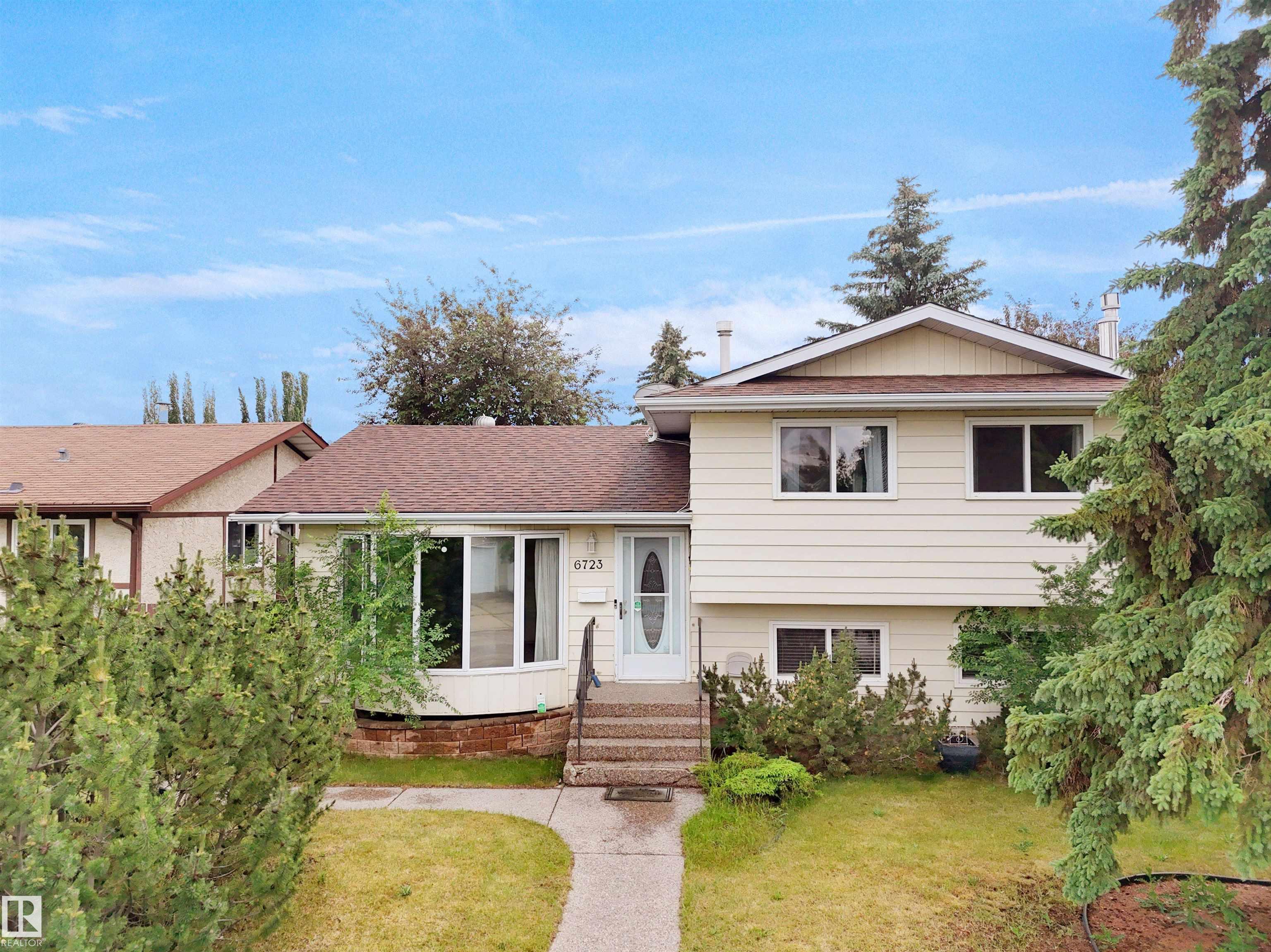 40 Av Nw Unit 6723 Ave, Edmonton, AB T6K 1R9