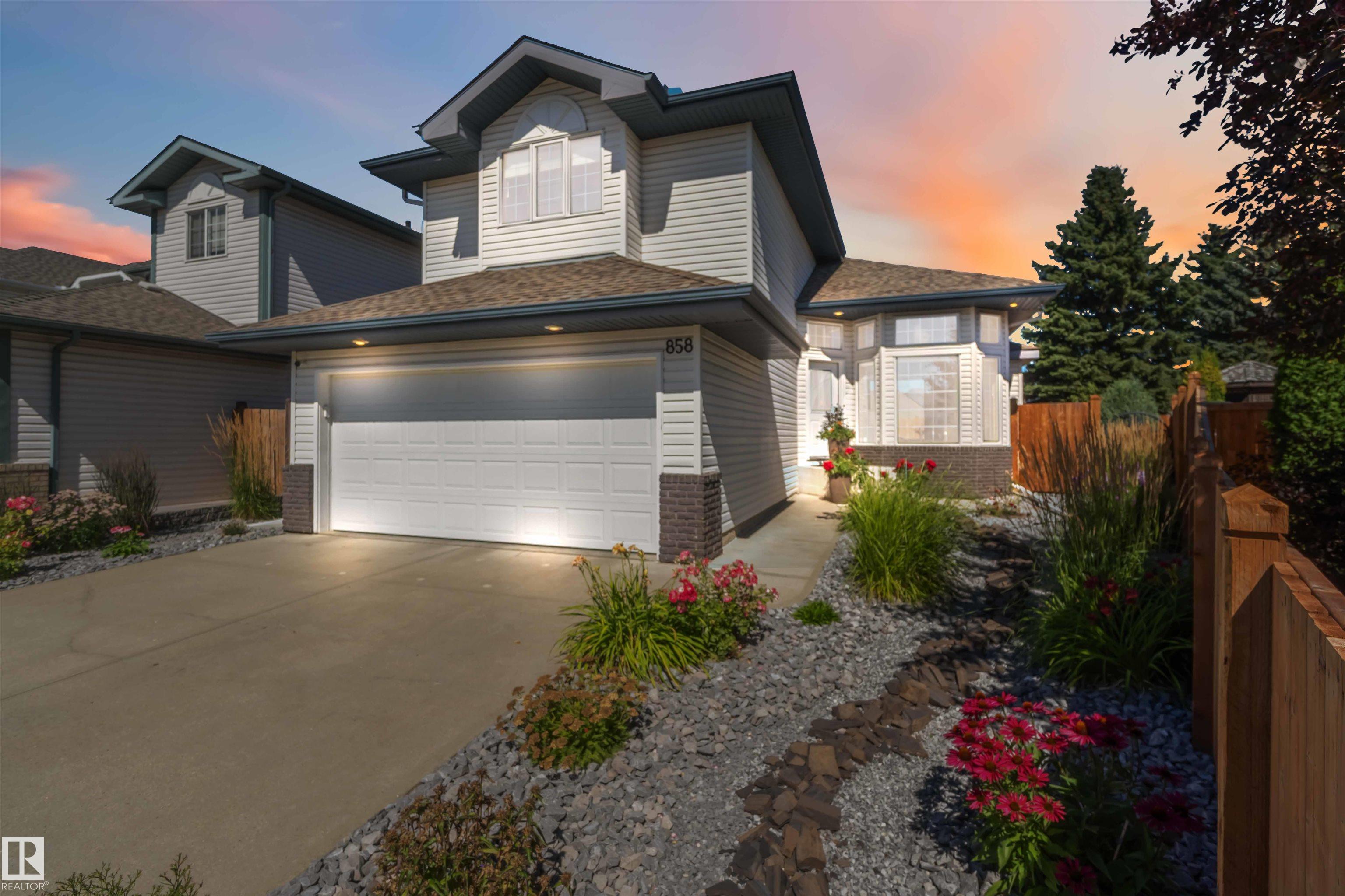 858 Ryan Pl NW, Edmonton, AB T6R 2N1
