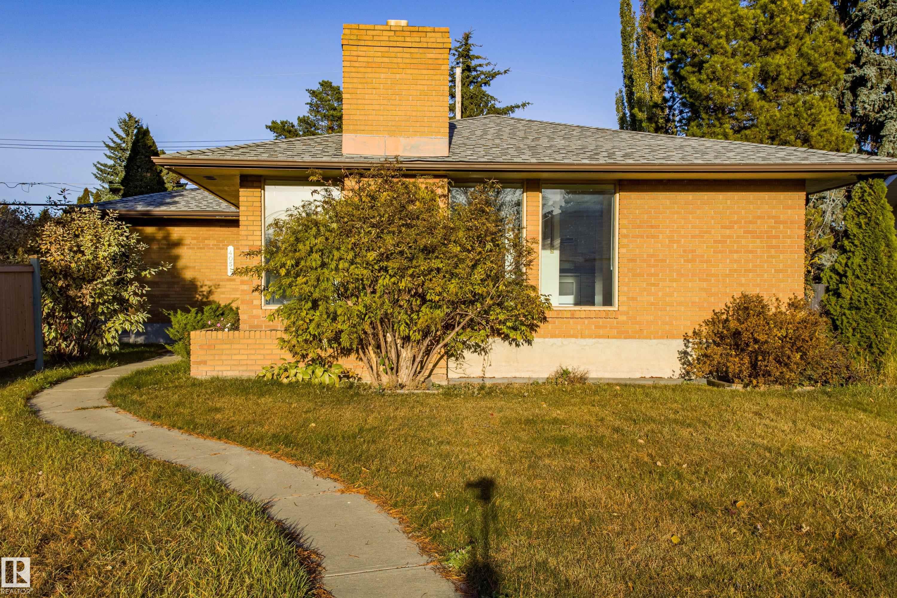 120 St Nw Unit 4051 St, Edmonton, AB T6J 1X7