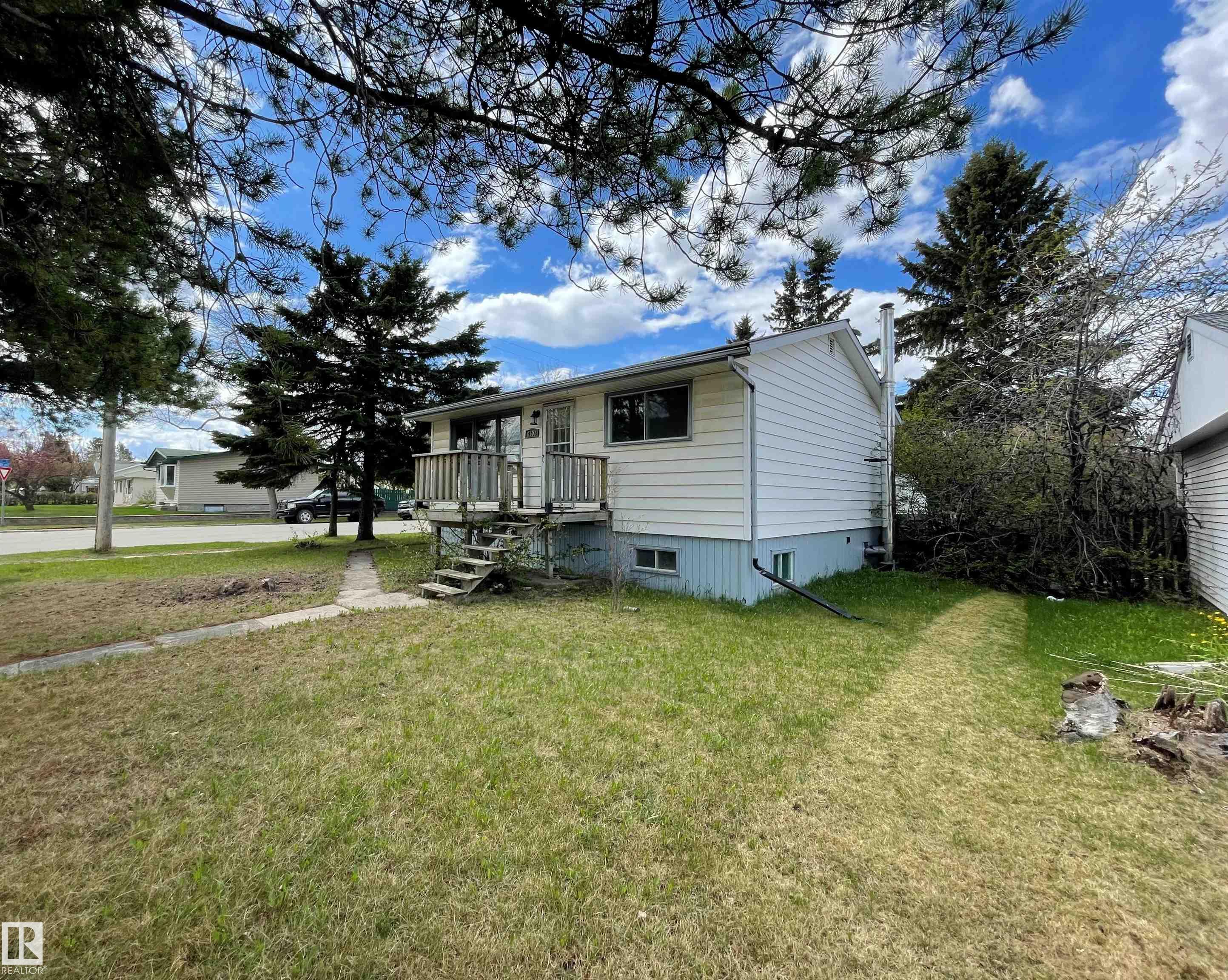 47 St Unit 4904 St, Drayton Valley, AB T7A 1H8