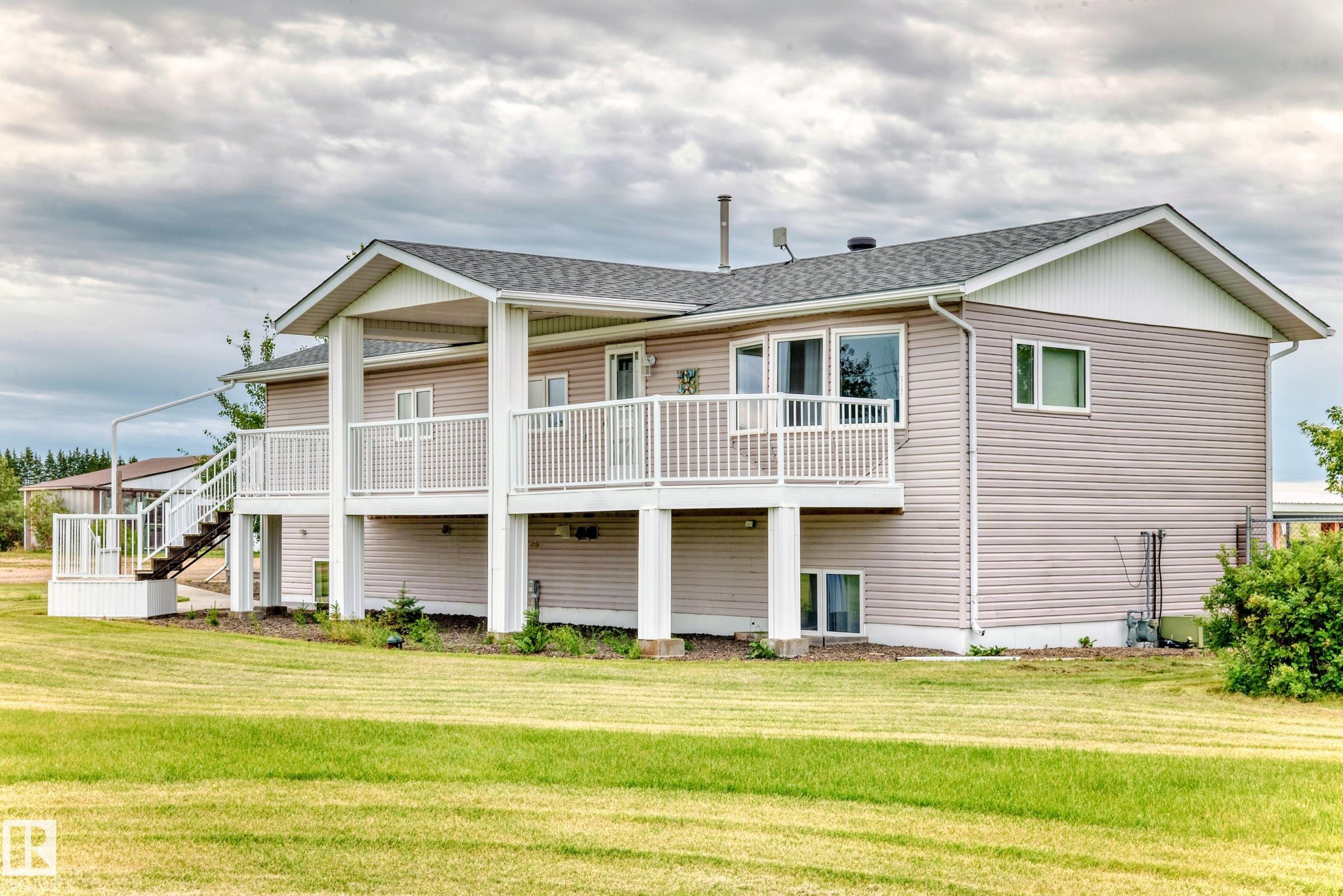 25027 Twp Rd 484, Rural Leduc County, AB T4X 2T7
