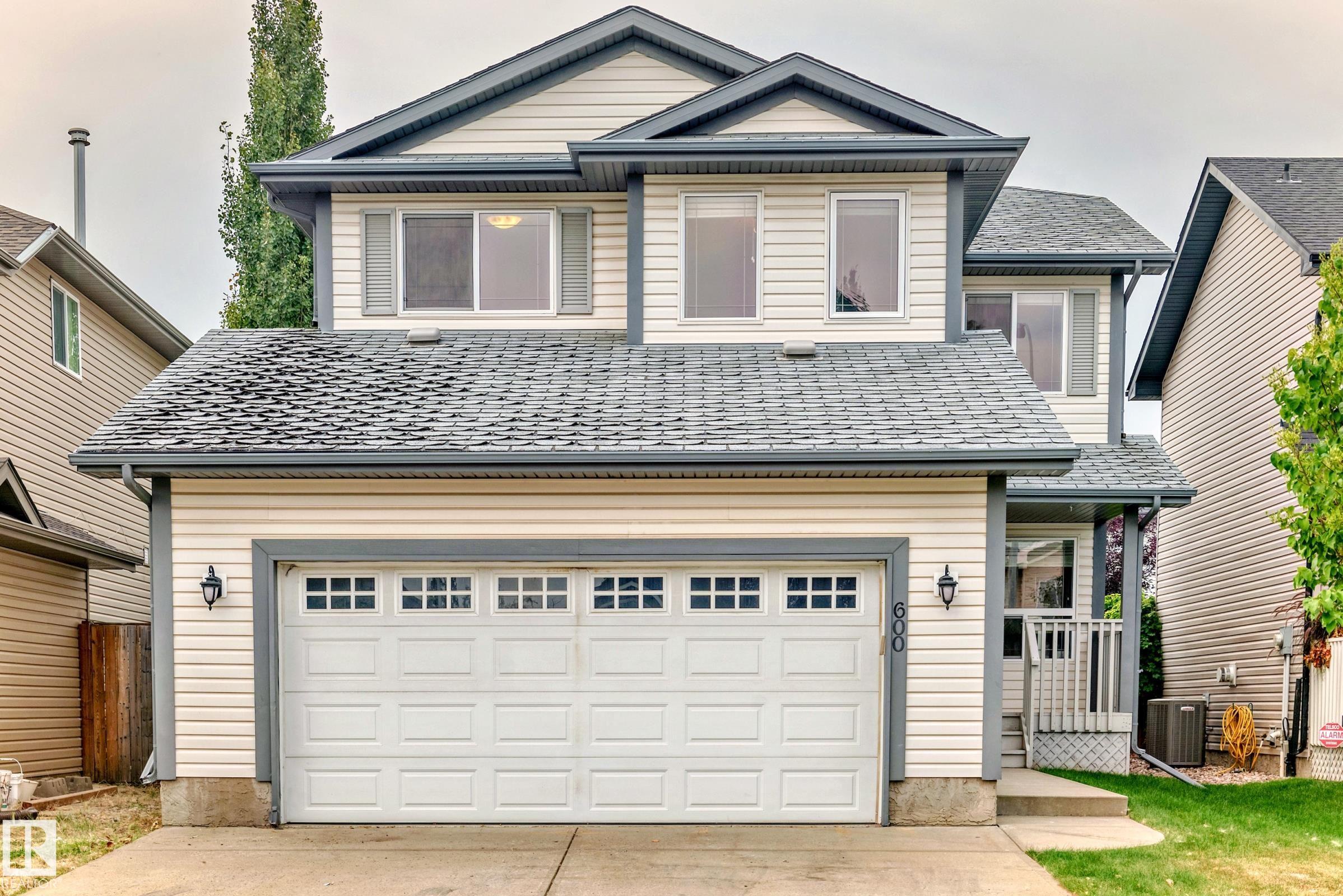 600 Foxboro Lo Loop, Sherwood Park, AB T8A 0P6