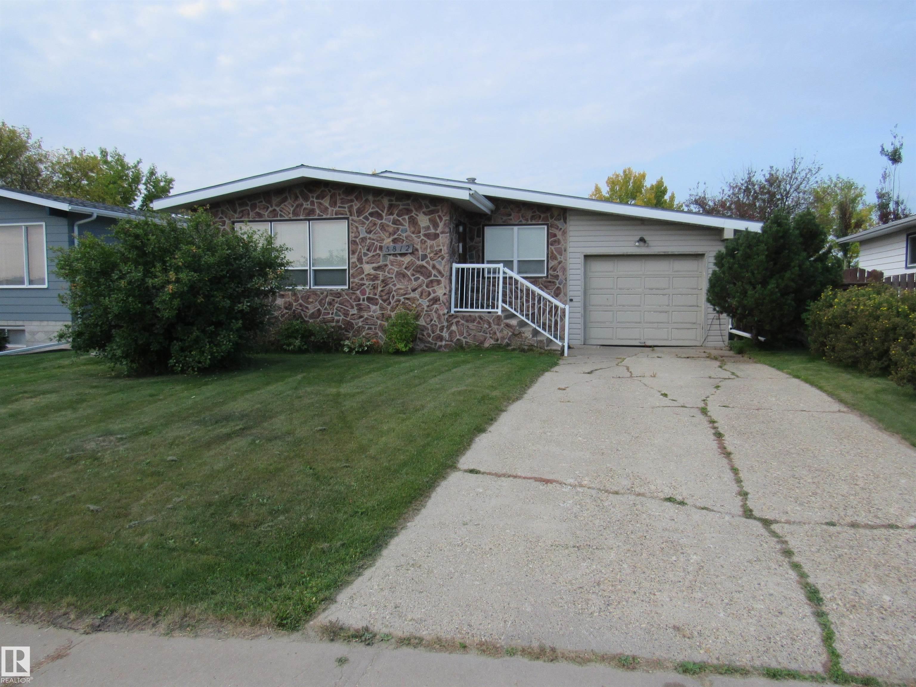 53 St Unit 5812 St, Barrhead, AB T7N 1N1