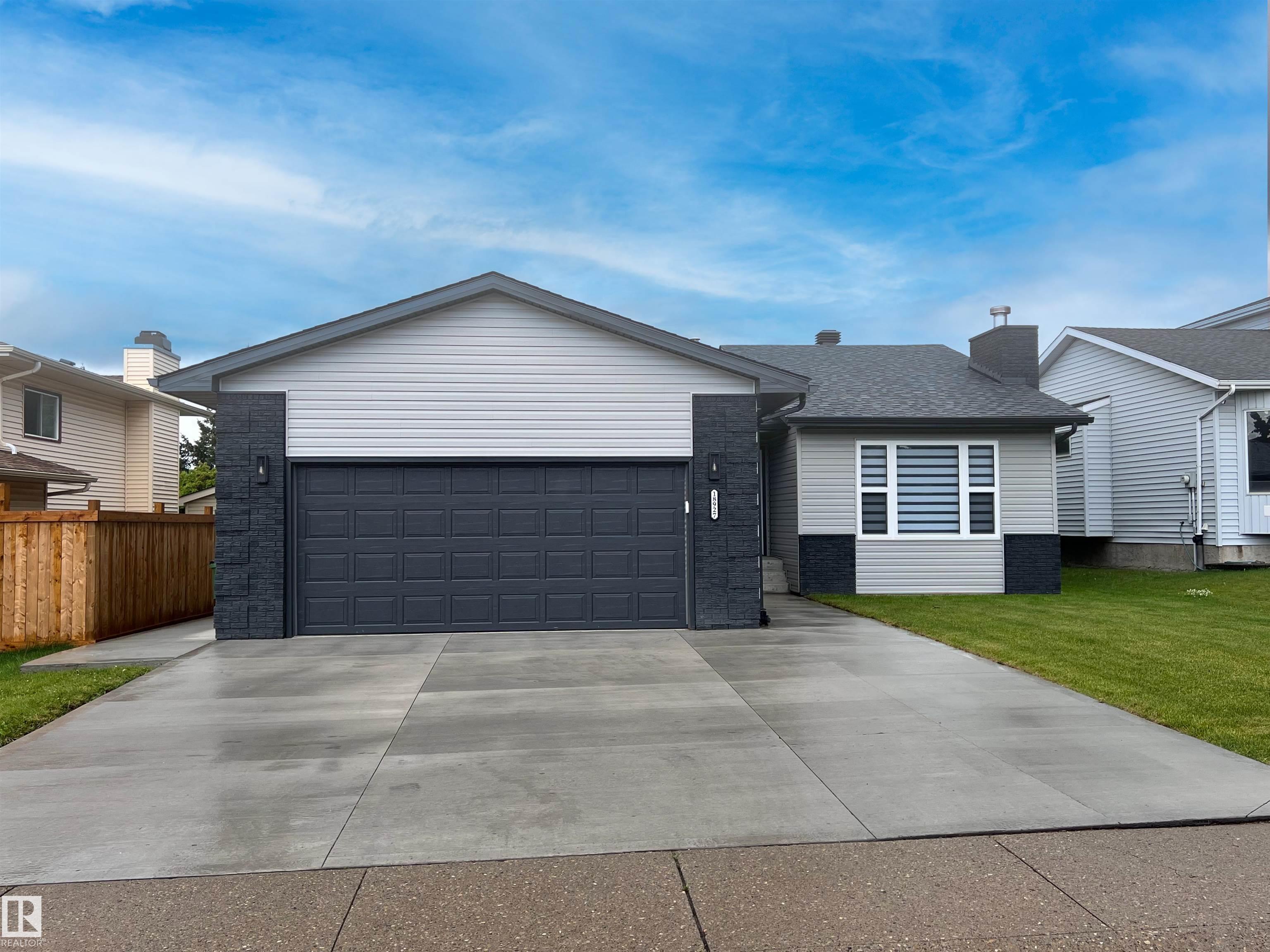 95 Av Nw Unit 18927 Ave #a, Edmonton, AB T5T 5K9