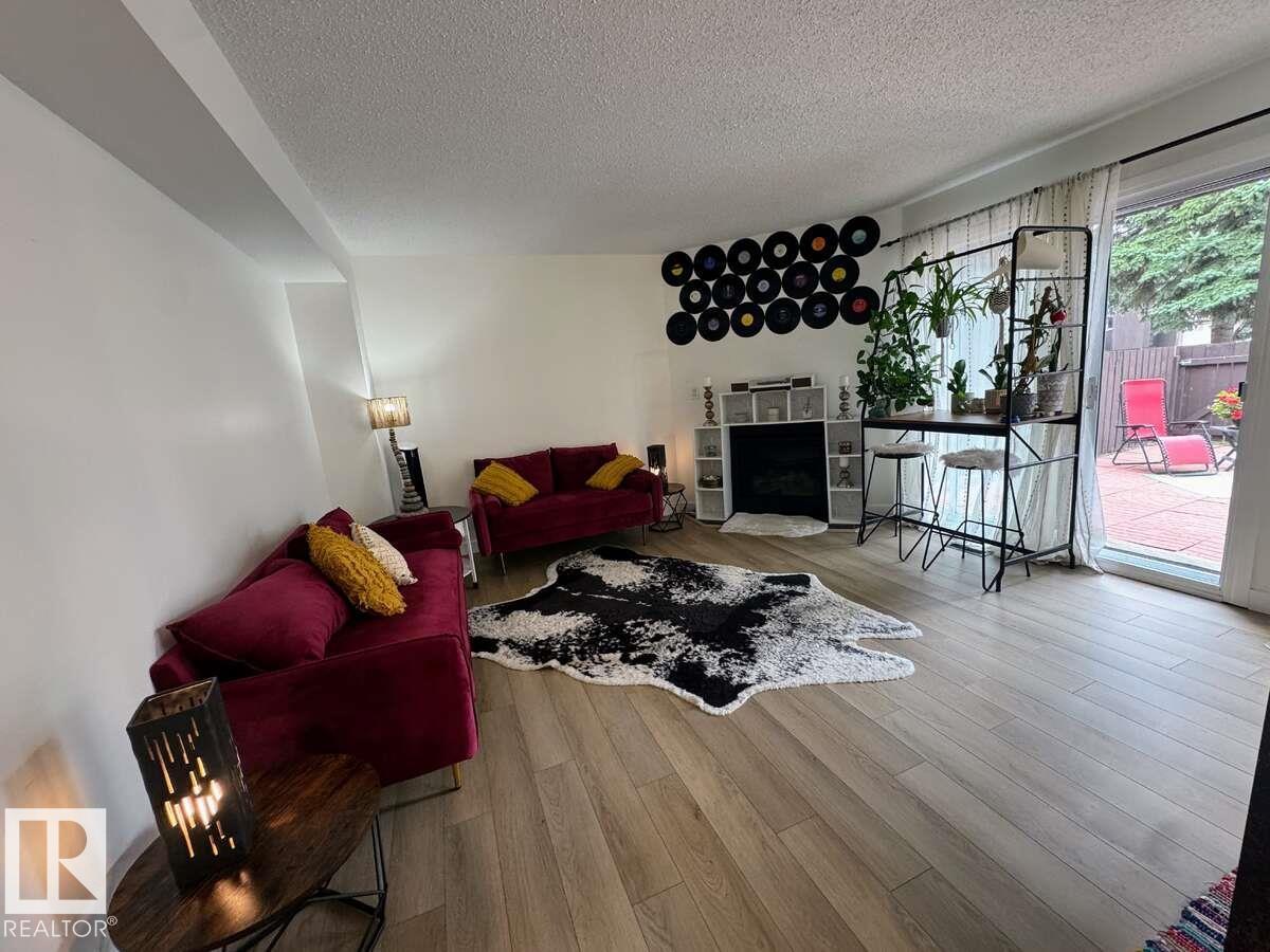 142 Av Nw Unit 2419 Ave, Edmonton, AB T5Y 1Y3