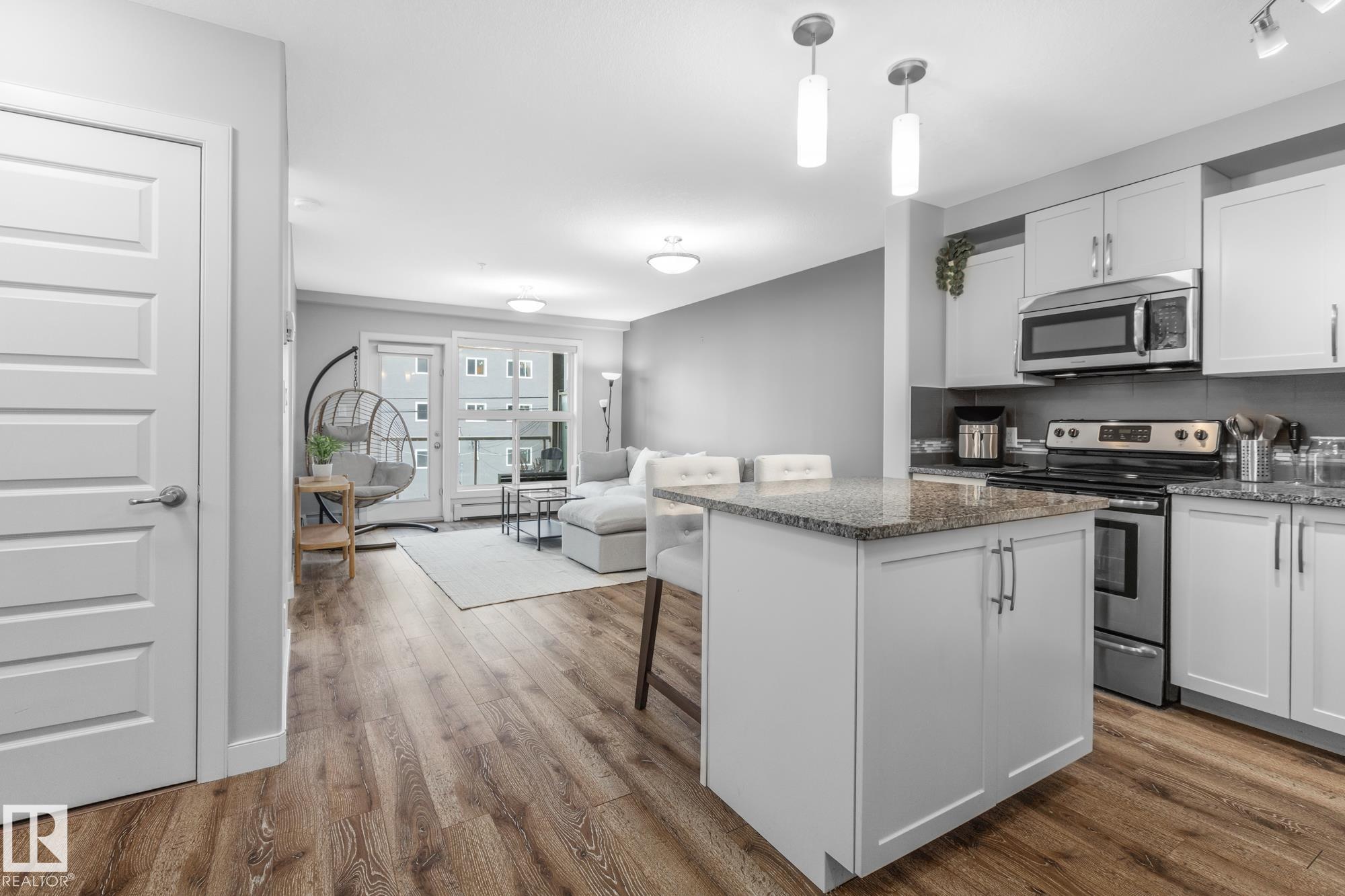 8515 99 Street Northwest #205, Edmonton, AB T6E 3T7