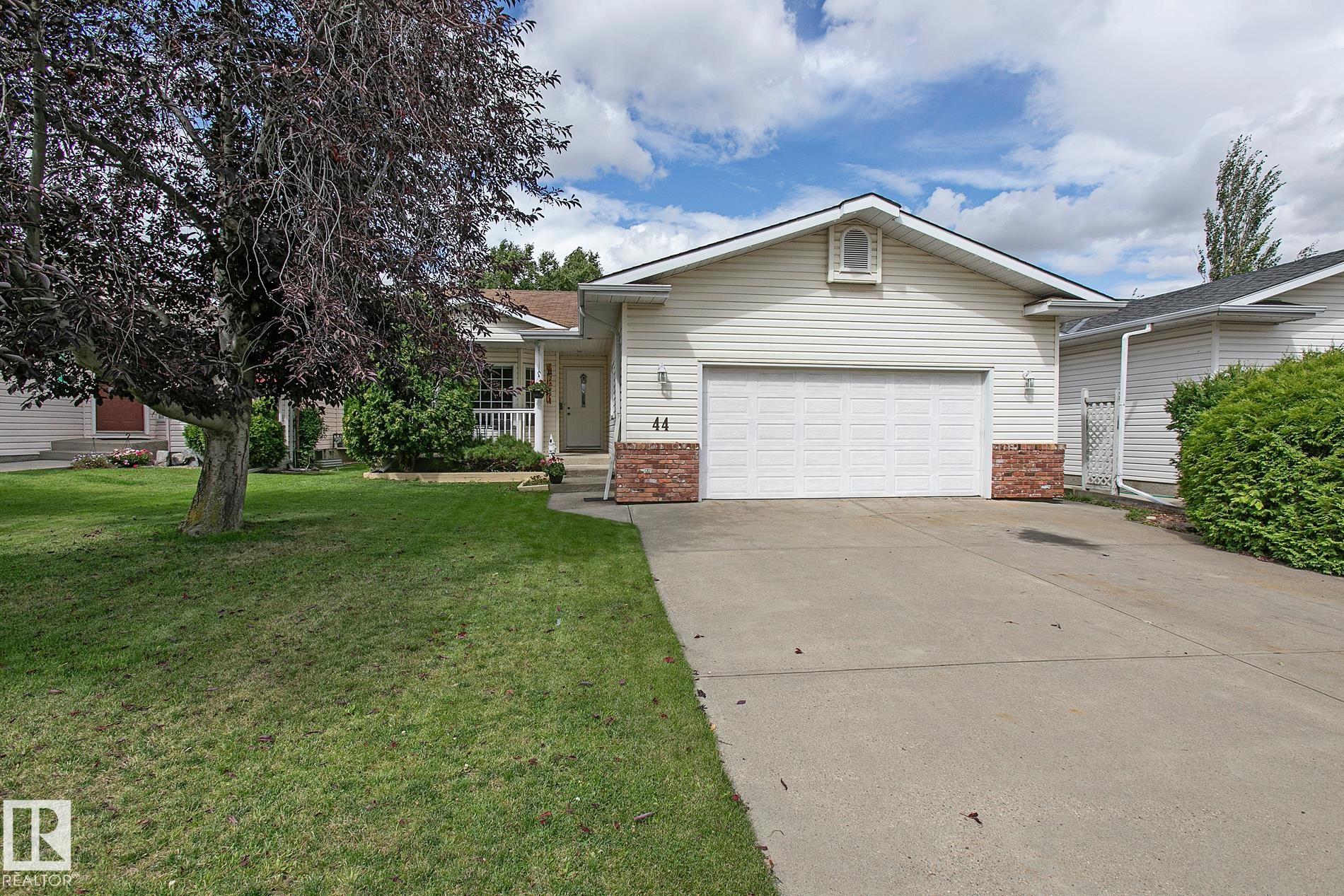 44 Charlton Rd, Sherwood Park, AB T8H 1P9