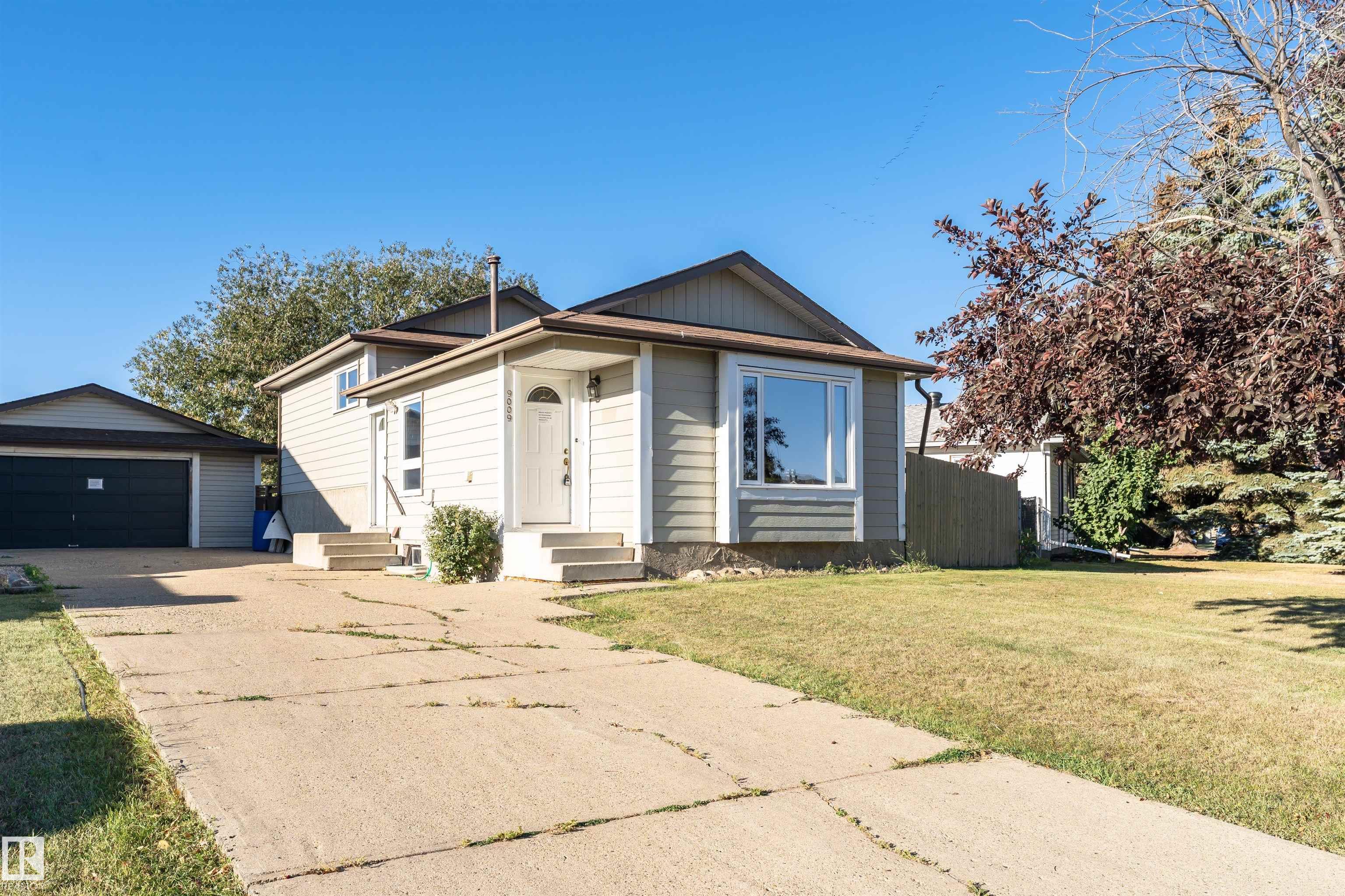 102 Av Unit 9009 Ave, Morinville, AB T8R 1B5